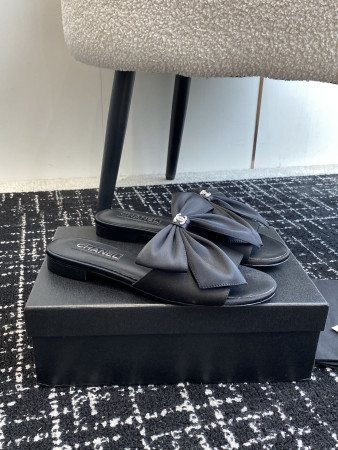 UA CHANEL WOMEN'S SLIDES