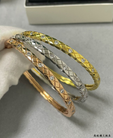 Chanel Finely carved narrow diamond Bracelet