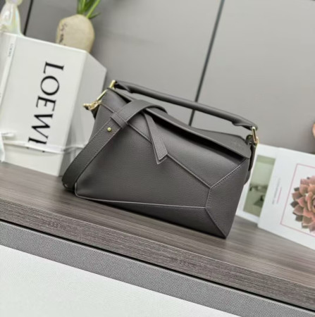 LOEWE Small Puzzle bag in classic calfskin 24x10.5x16.5cm