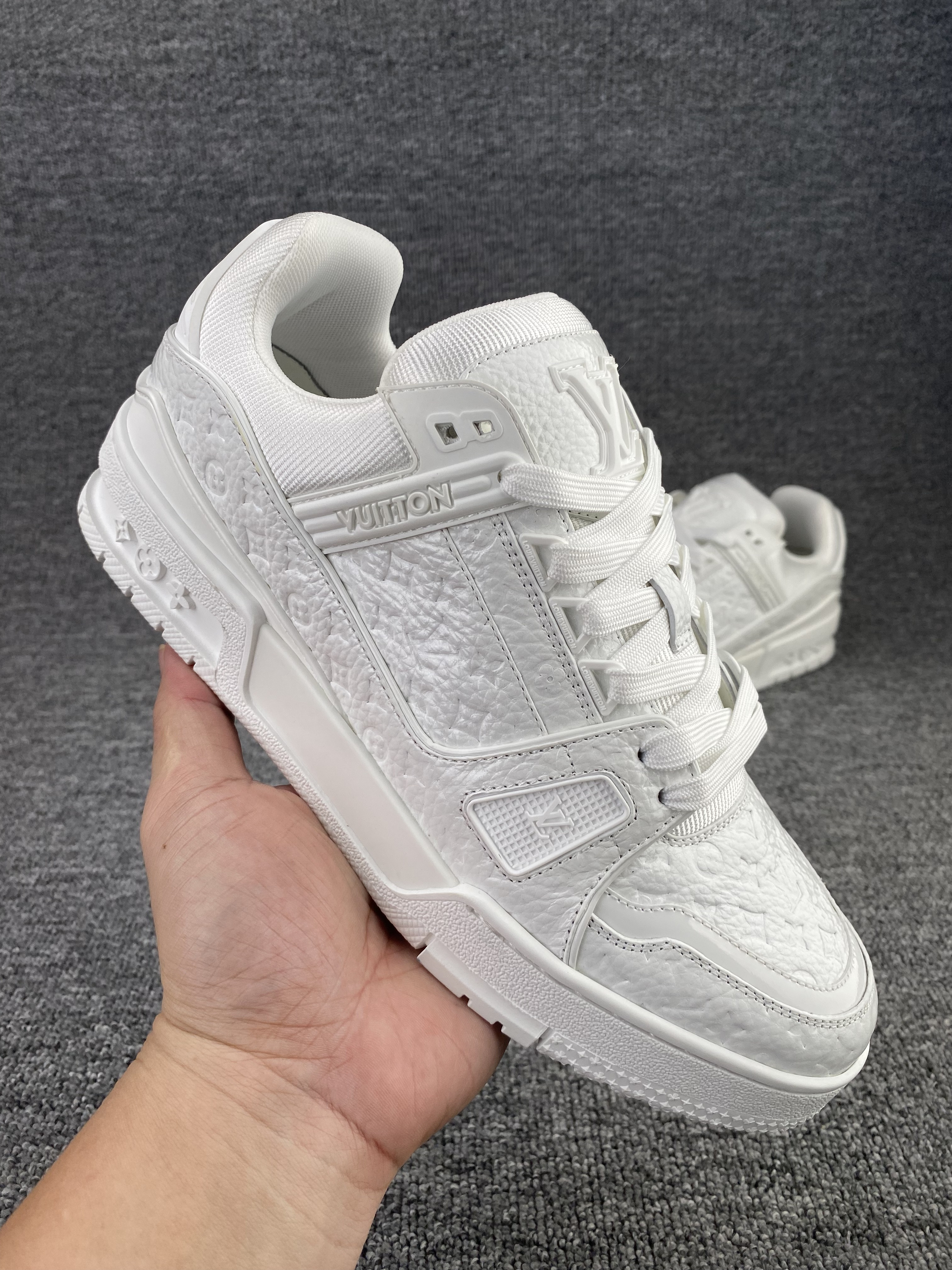 UA LV trainer Sneakers