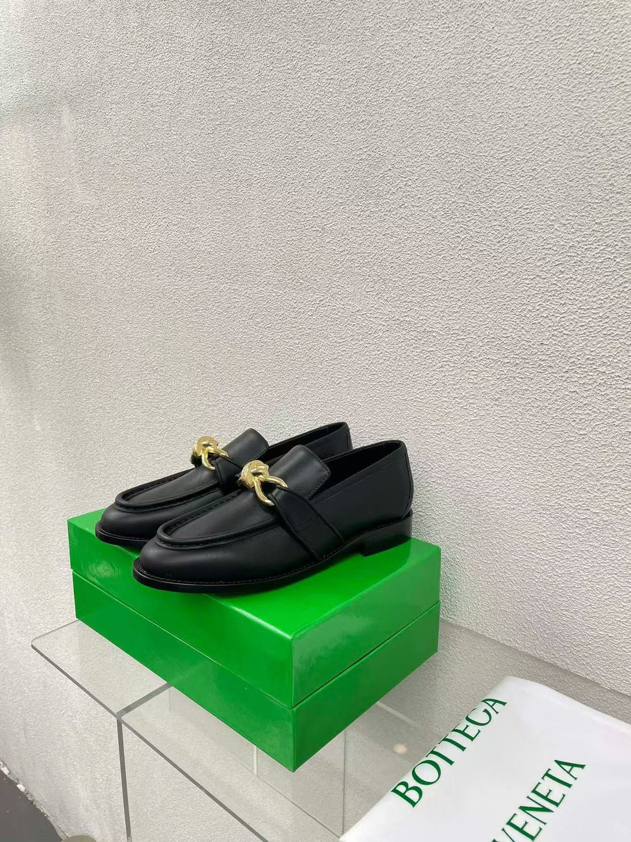 UA Bottega Veneta Loafers Shoes