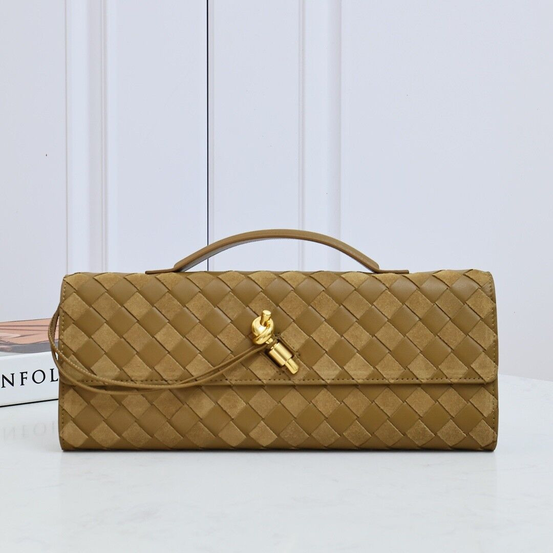 BOTTEGA VENETA Long Clutch Andiamo With Handle Fondant 31x13x3cm