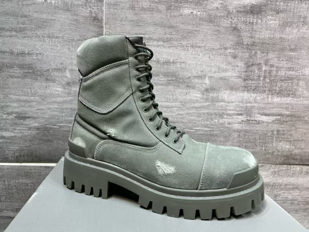 UA Balenciaga MEN'S COMBAT STRIKE 20MM BOOT IN (Randomly made old style)