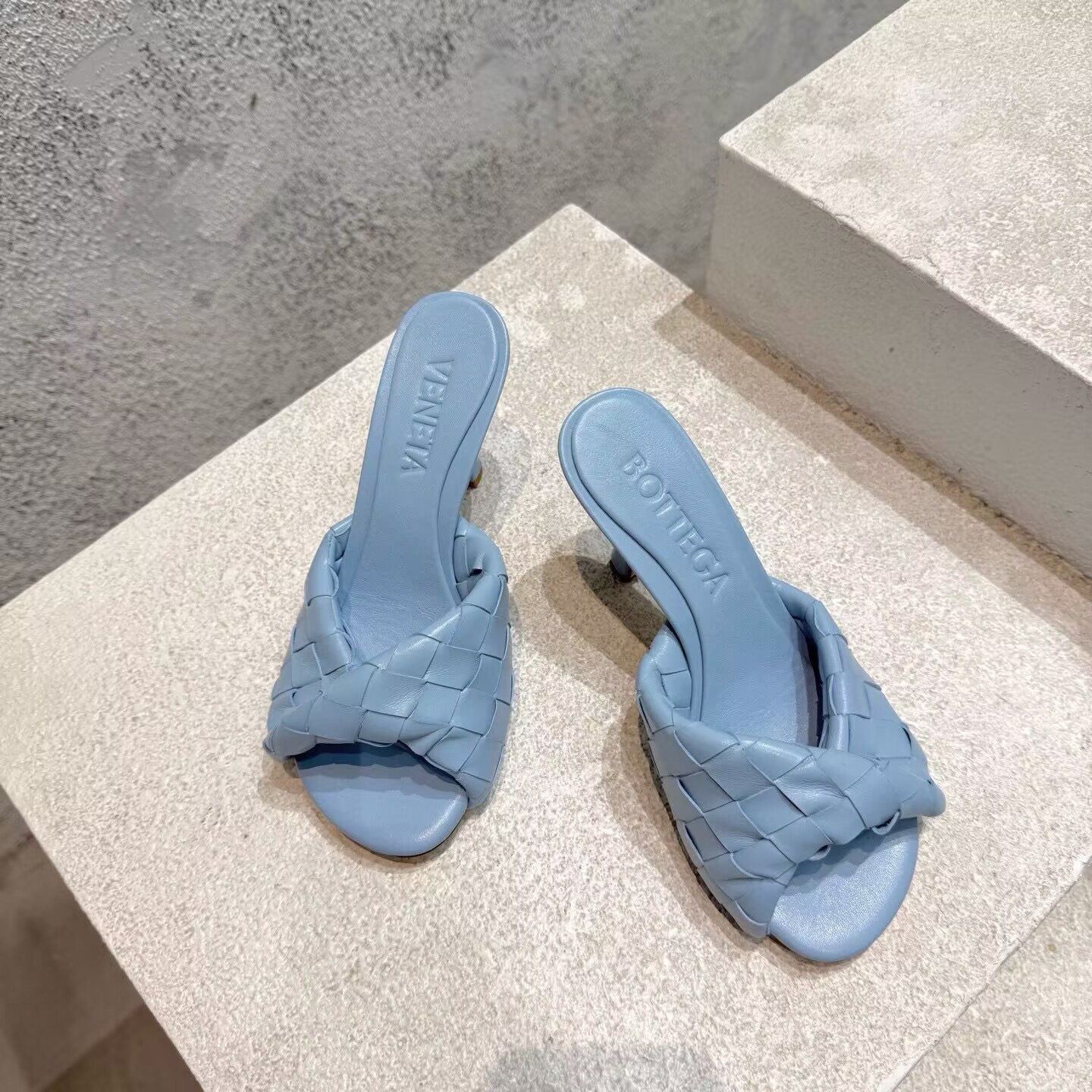 UA Bottega Veneta Blink Slides