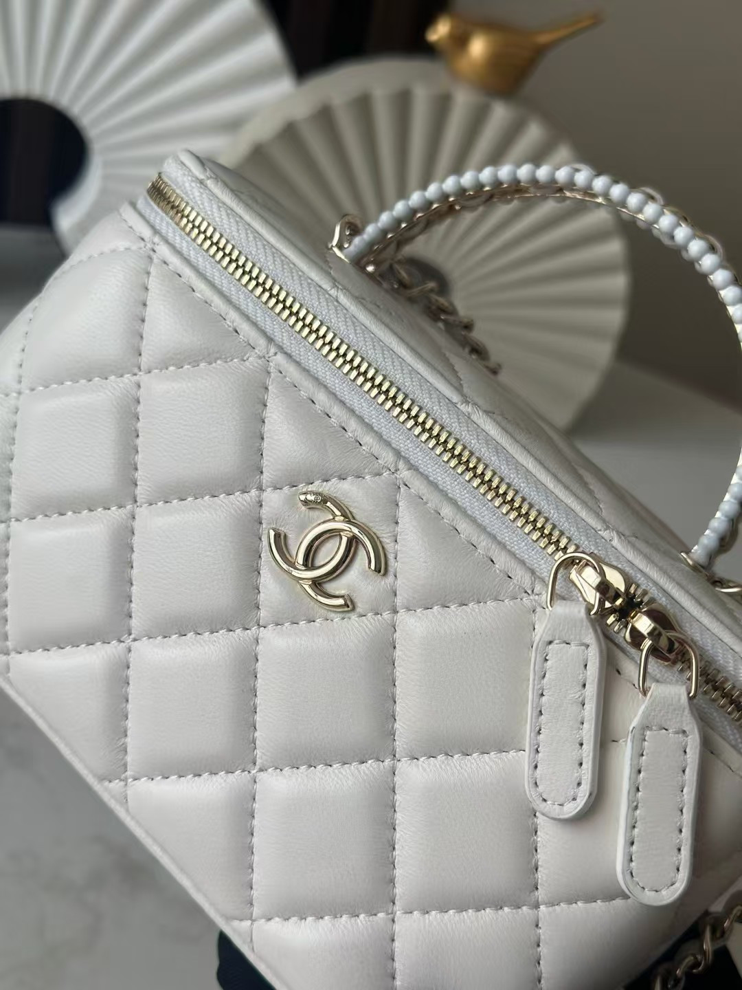 CHANEL Vanity With Chain 9.5x17x8cm