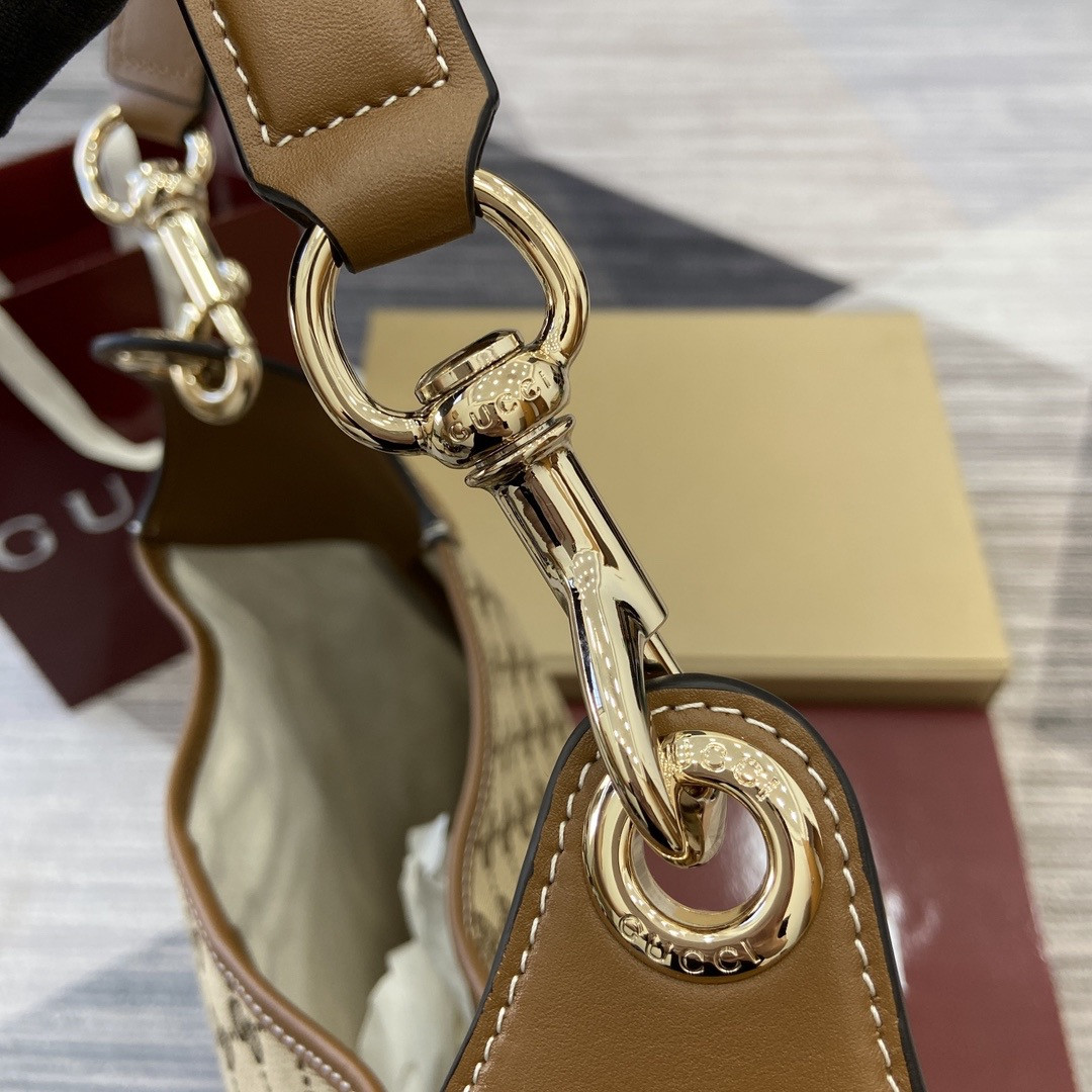 Gucci Body  49 x 46  x 4cm