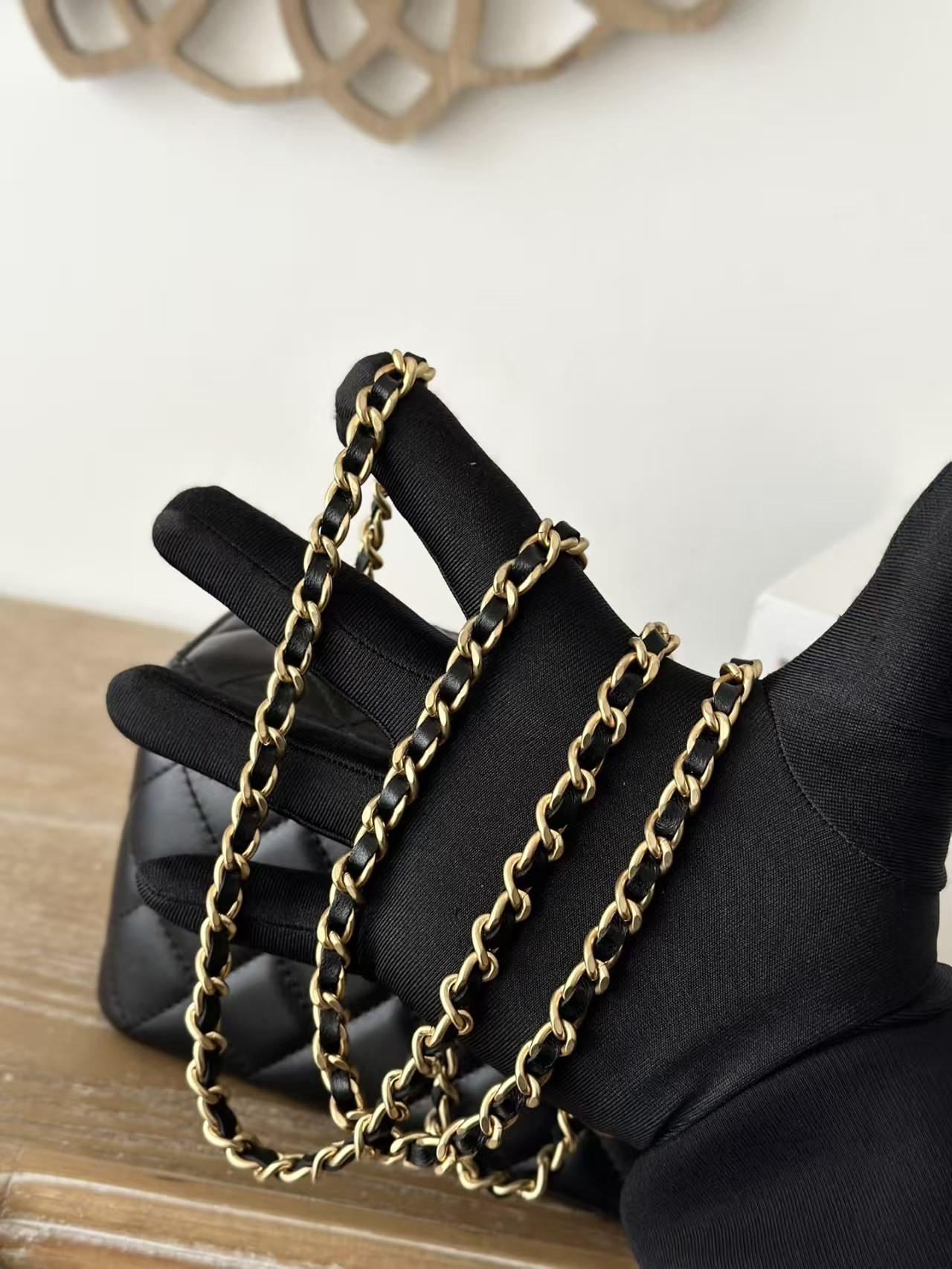 CHANEL Vanity With Chain 9.5x17x8cm