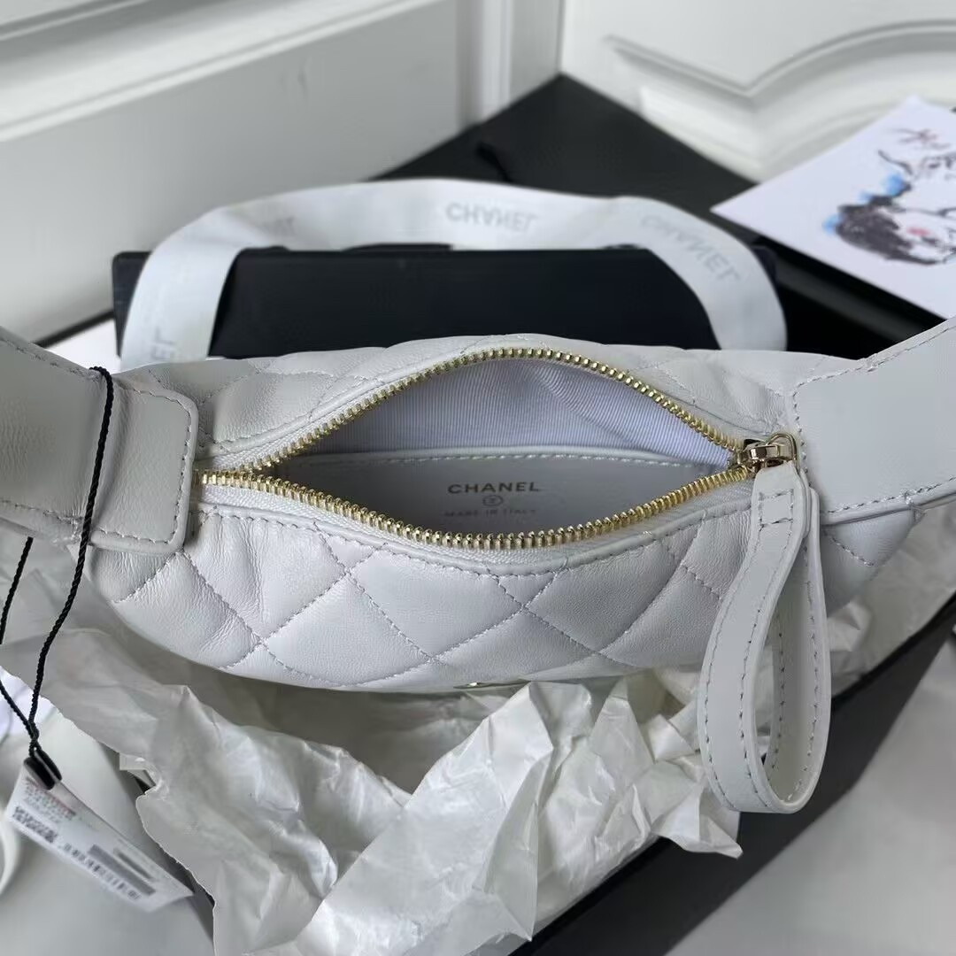 Chanel clutch 23C AP3095 16x16x5.5cm