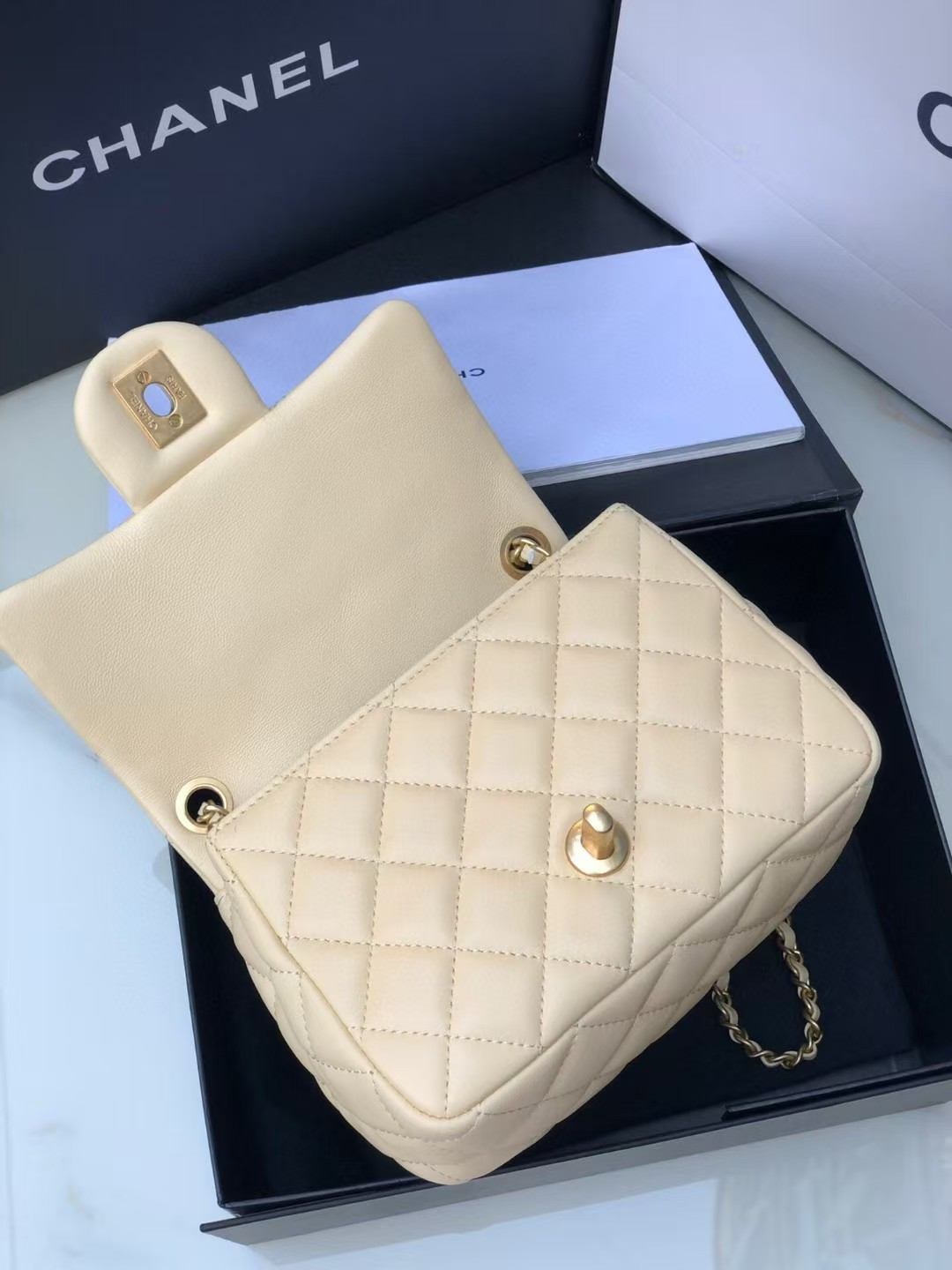 CHANEL MINI FLAP 13.5 × 17 × 8 cm