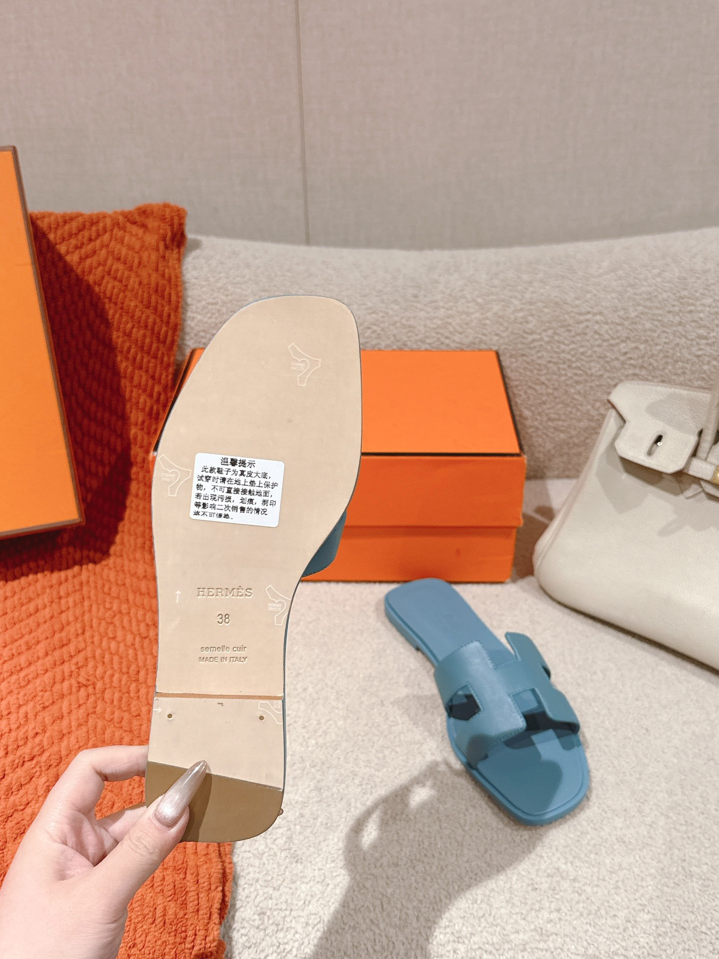 UA Hermès Oran sandal