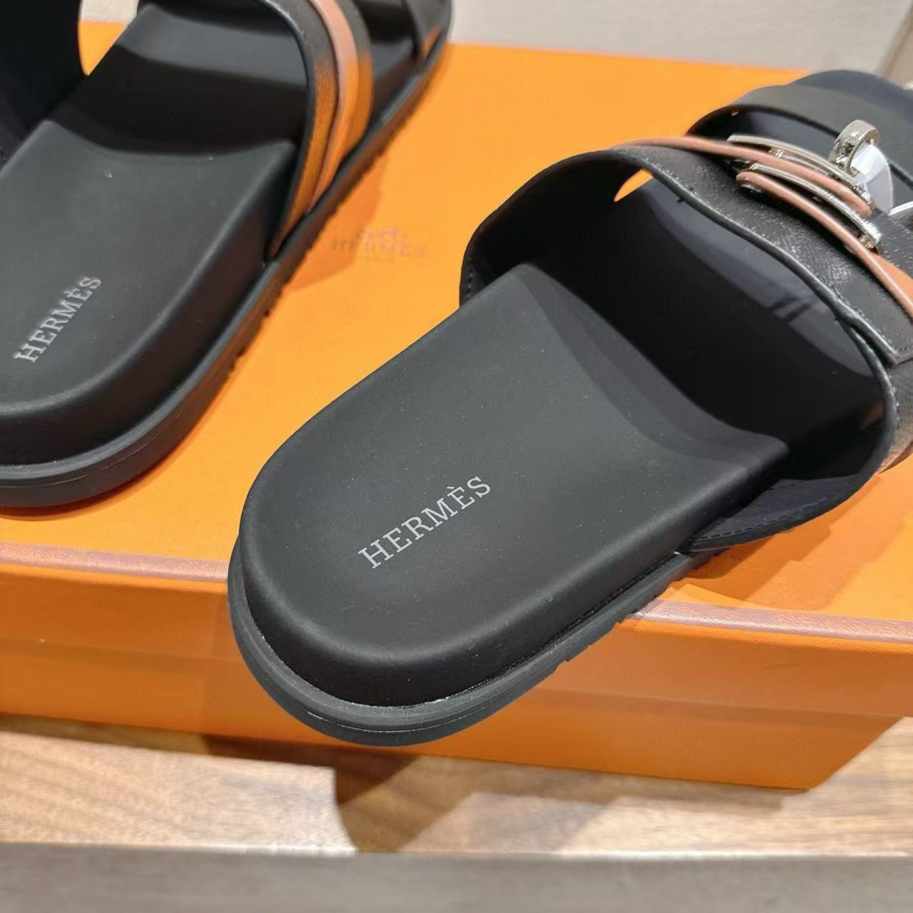 UA Hermès Jackson sandal