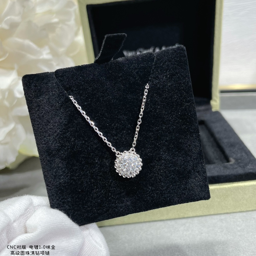 Van Cleef & Arpels round bead full diamond necklace