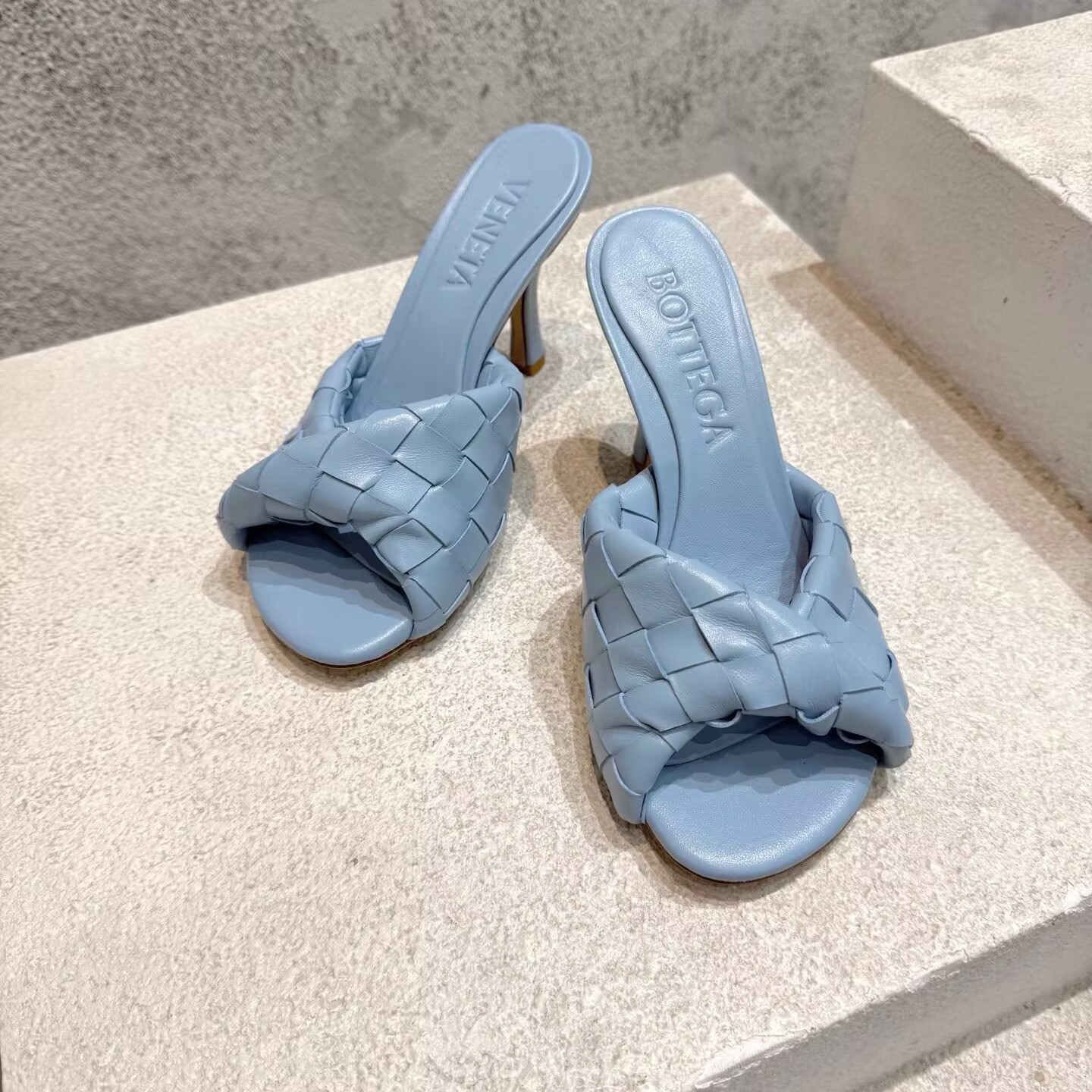 UA Bottega Veneta Blink Slides
