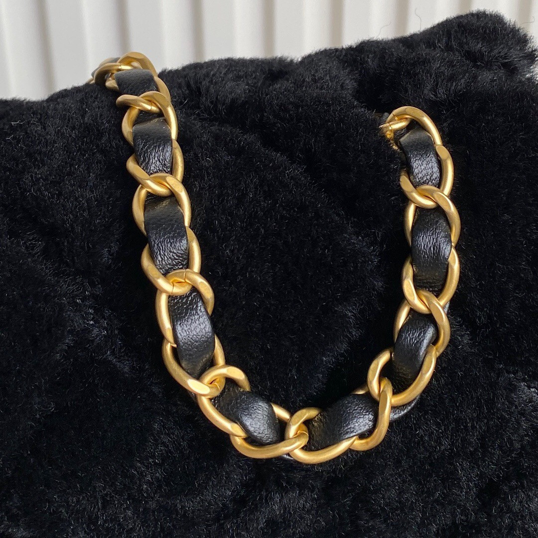 Chanel Mini Flap Bag 12 x 18 x 6cm