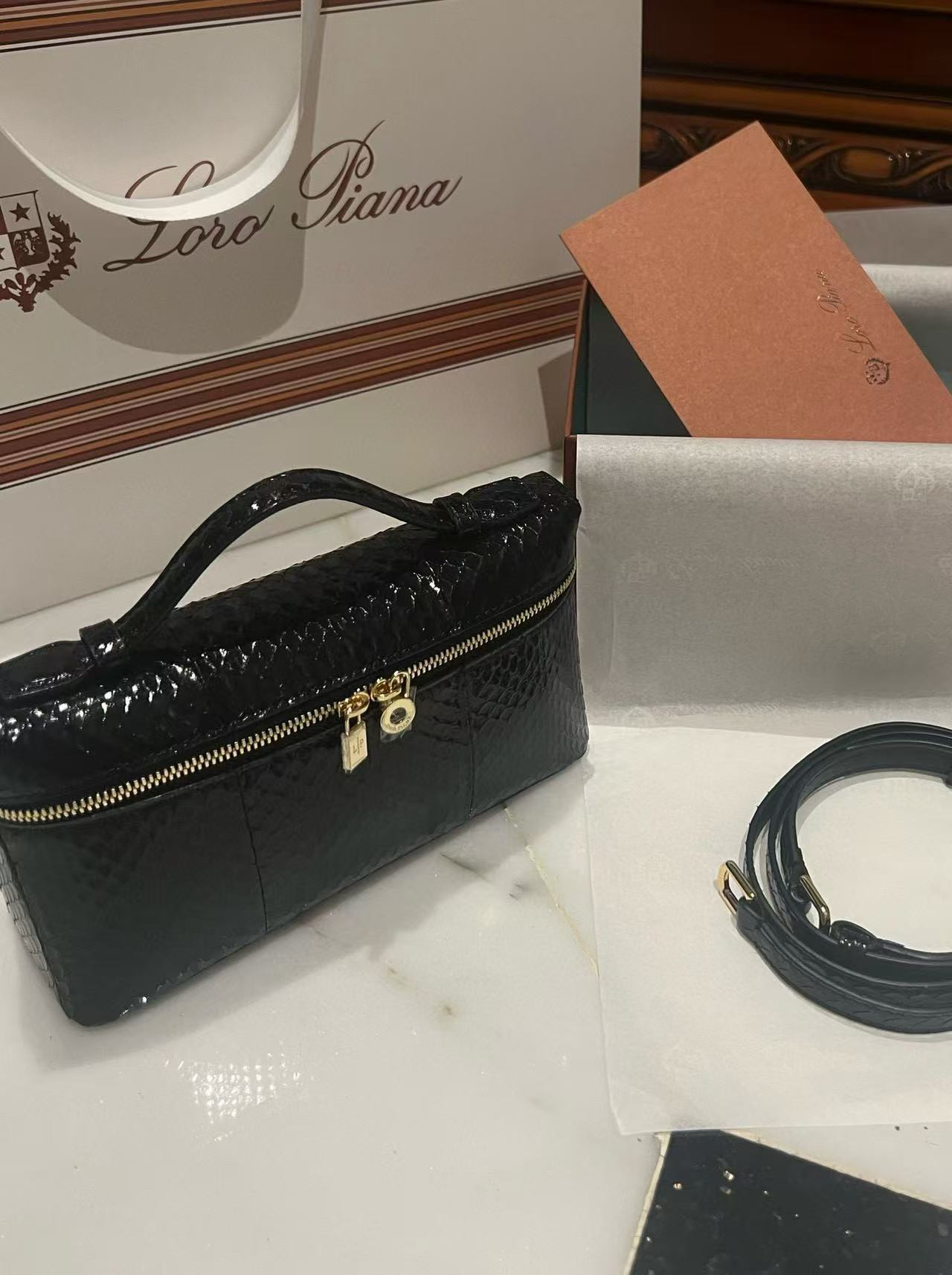 Loro Piana Extra Pocket L19 Bag 11x19x6.5cm