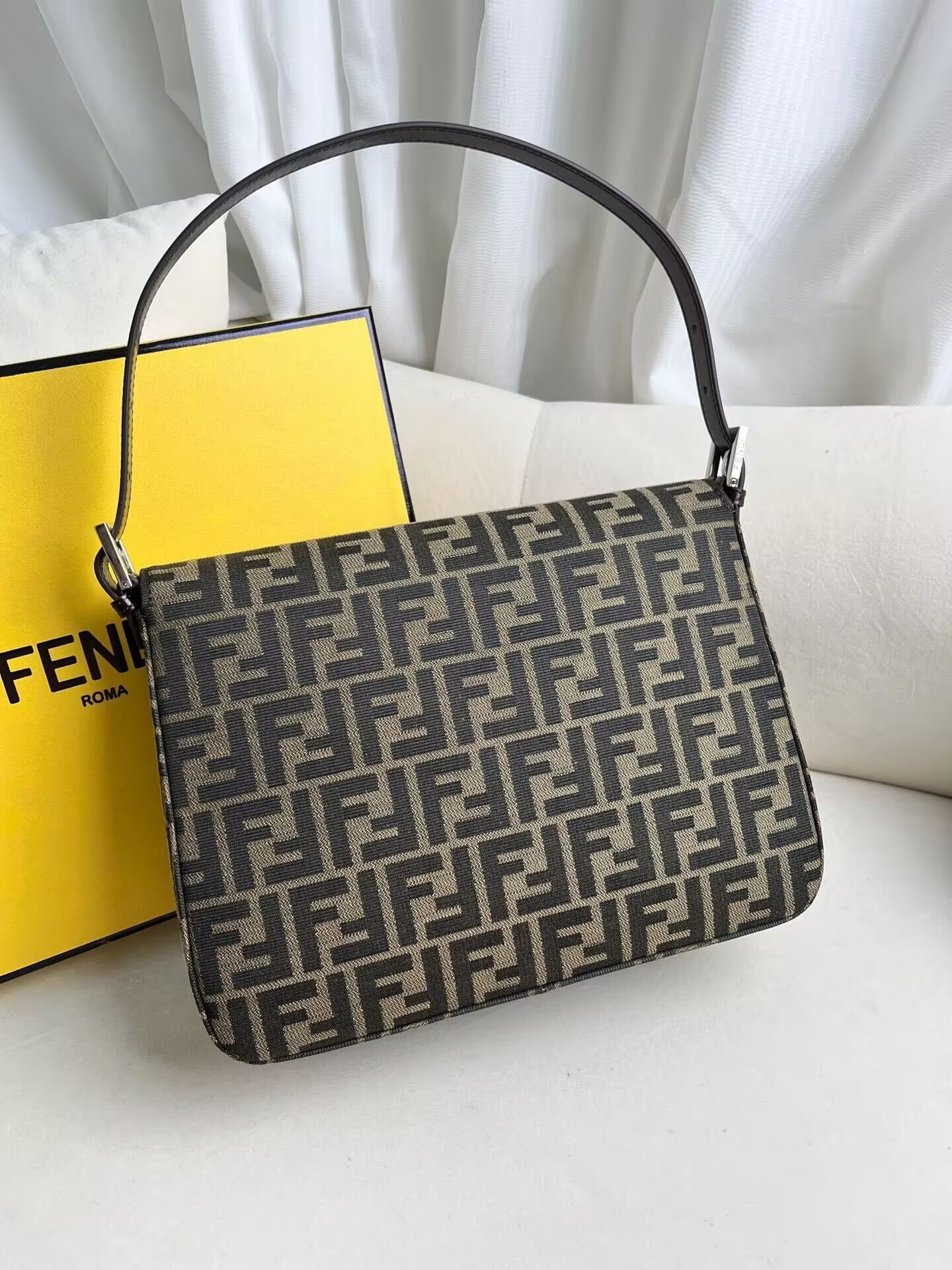 Fendi Zucca Pattern Mamma Bucket Shoulder Bag 29x21x11cm