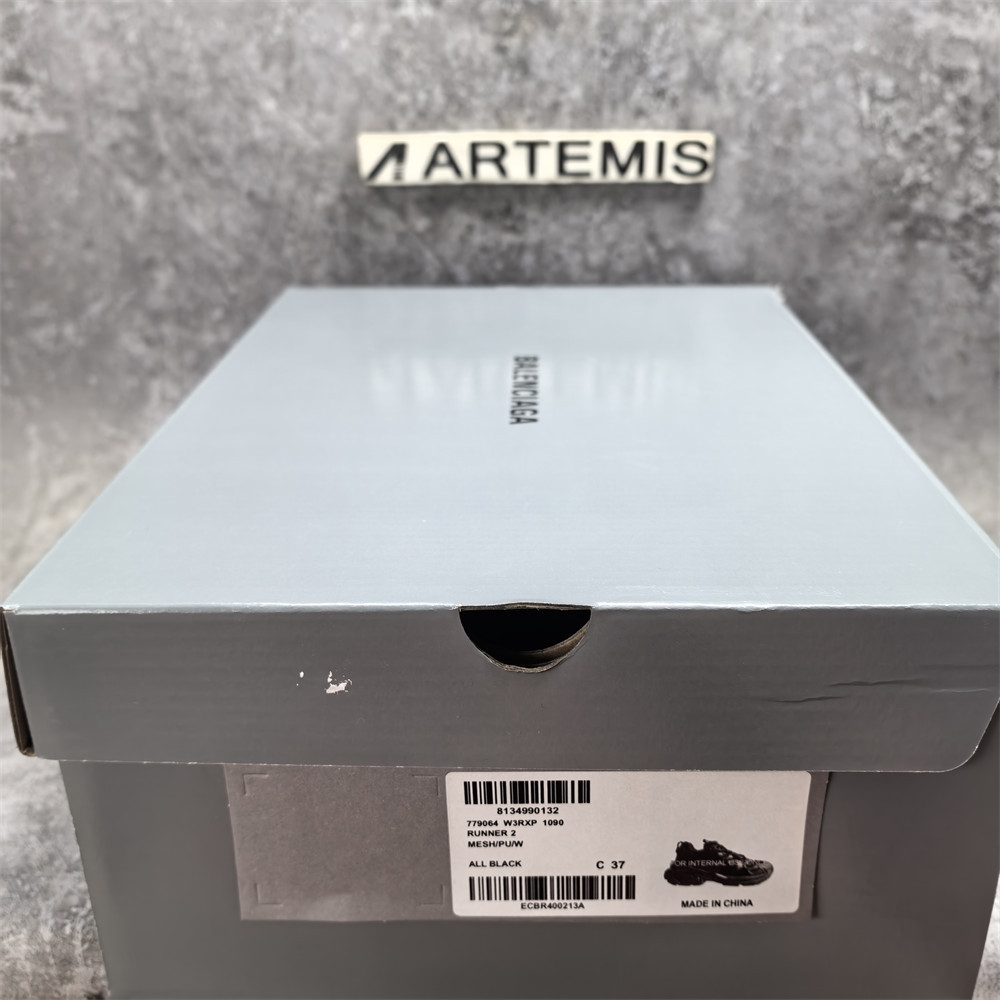 UA Balenciaga Runner Sneaker