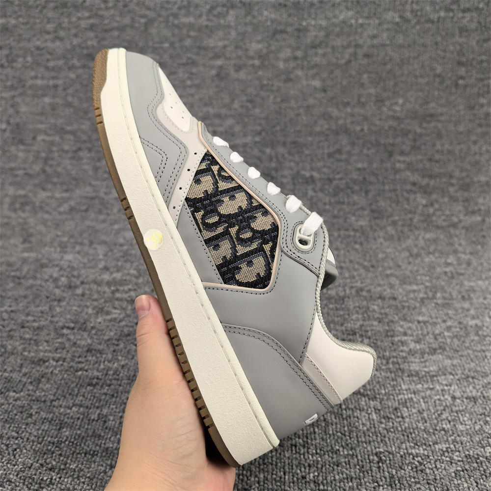 UA Dior Sneaker