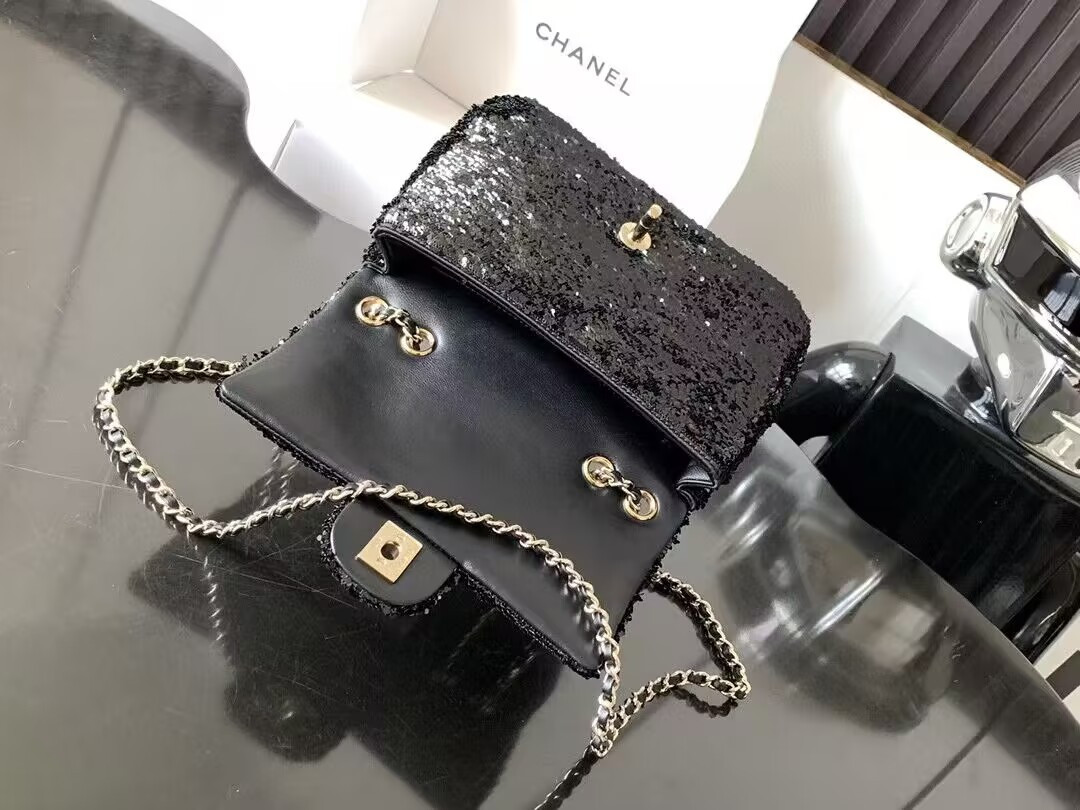 Chanel Mini CF Gram Glitter Dinner Bag 20x15x7cm