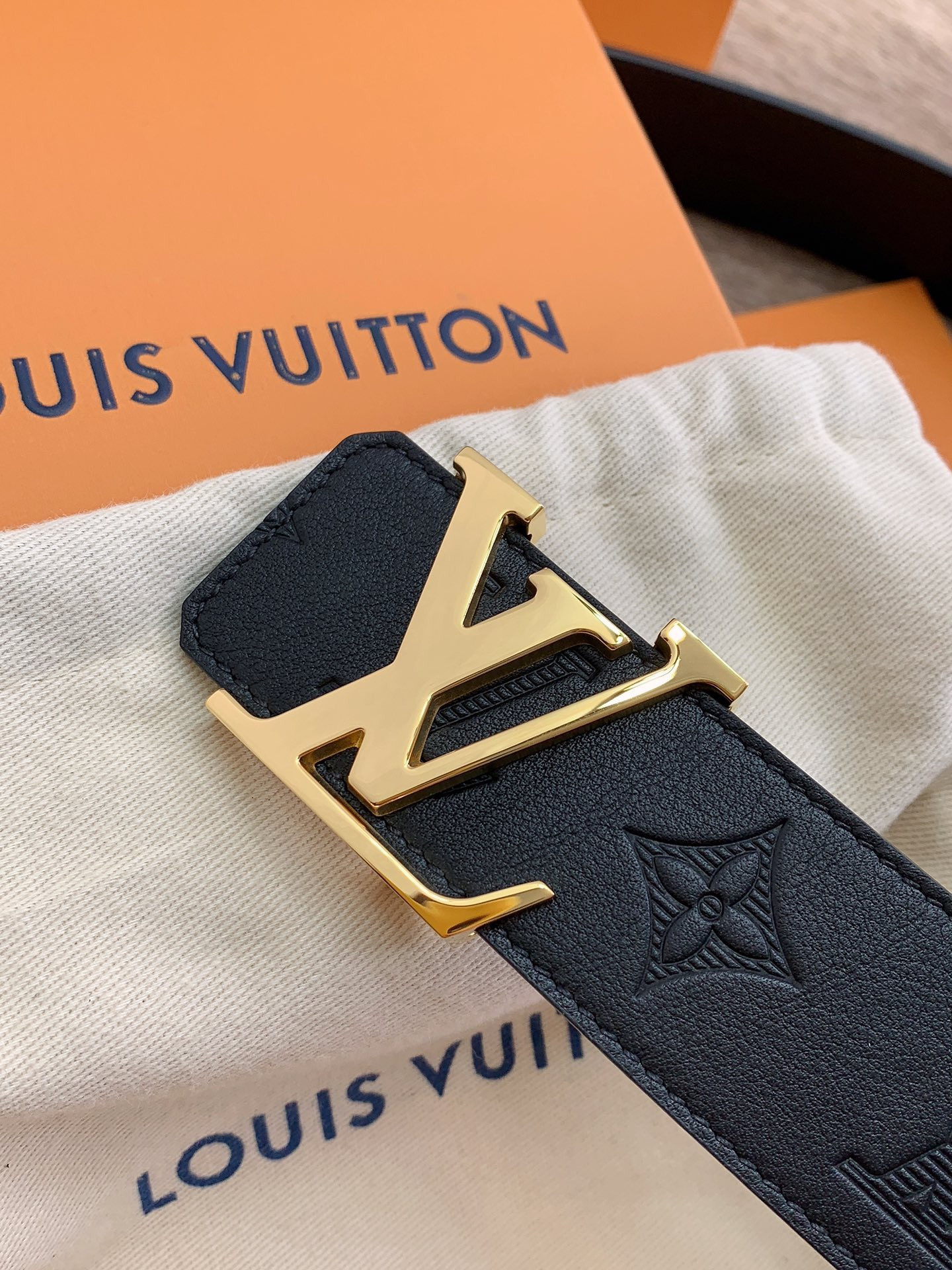 LV LOUIS VUITTON 40MM BELT
