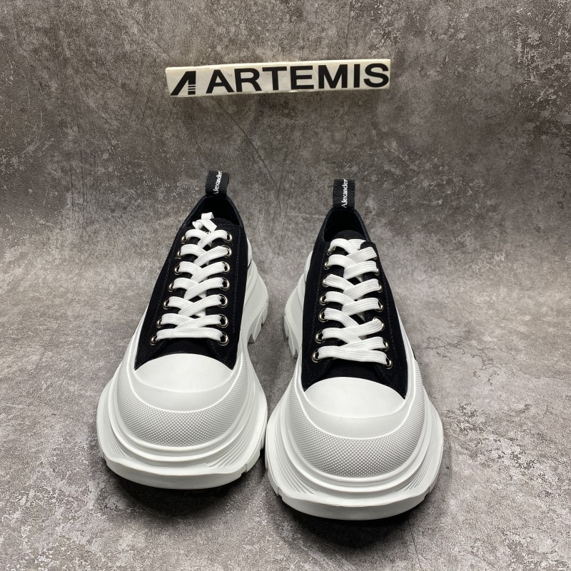 Alexander McQueen Tread Slick Low Lace Up Black White