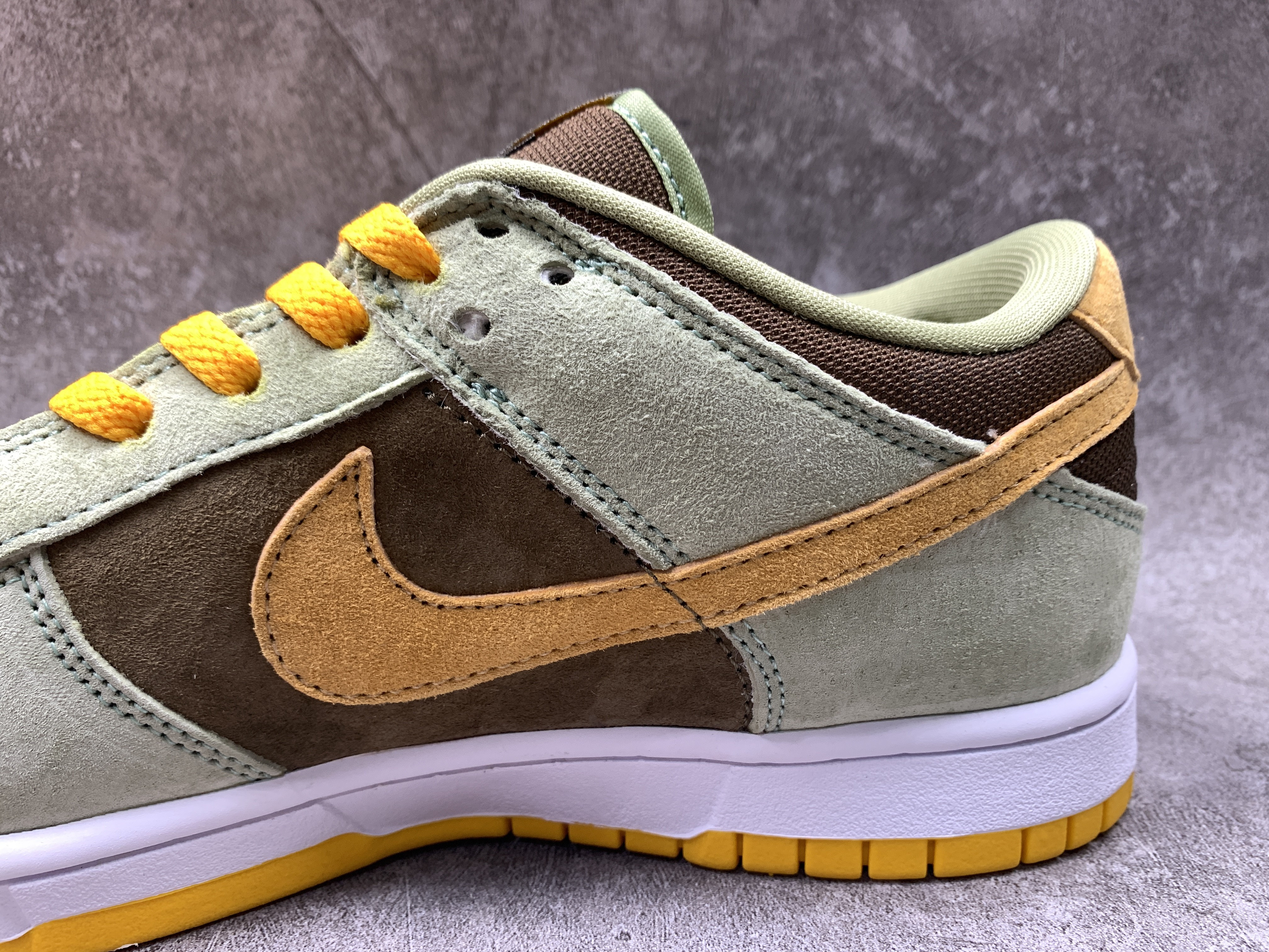 Nike Dunk Low Dusty Olive