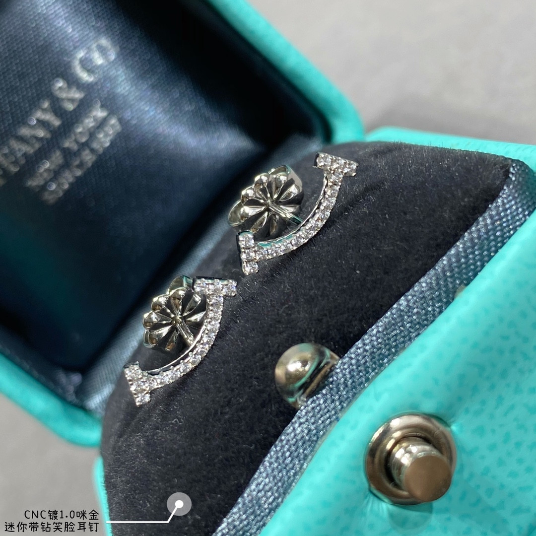Tiffany & Co. Mini Smile With diamond Stud Earrings
