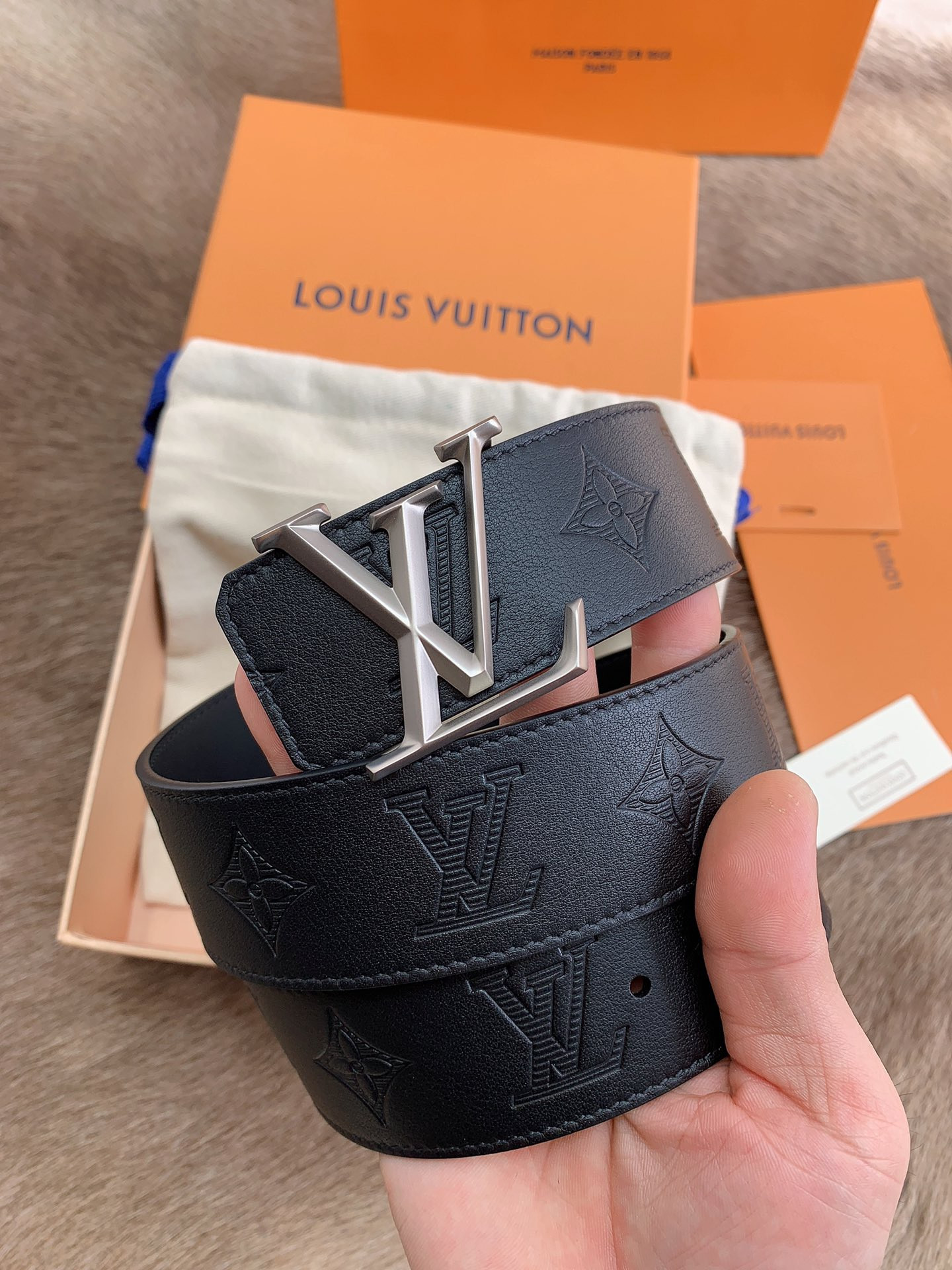 LV LOUIS VUITTON 40MM BELT
