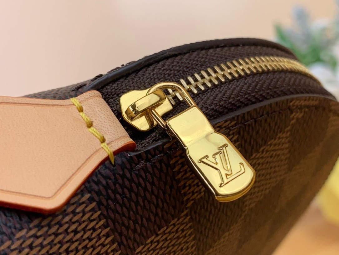 LV Damier Ebene Cosmetic Pouch GM 22×15×6CM