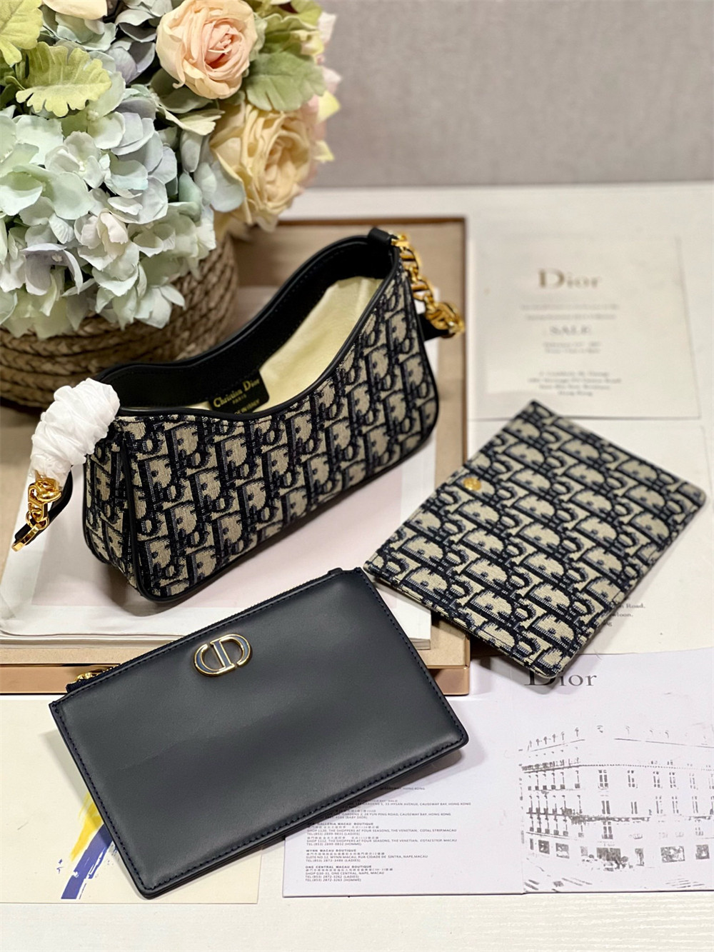 Dior 30 MONTAIGNE AVENUE BAG Blue Dior Oblique Jacquard 22.5 x 12.5 x 6.5 cm