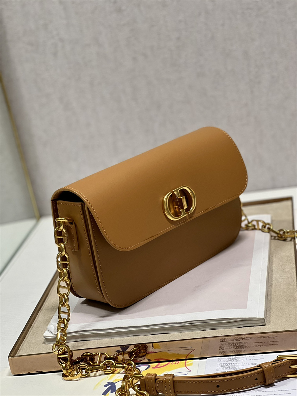 Dior 30 Montaigne Avenue Caramel 22.5 x 12.5 x 6.5 cm