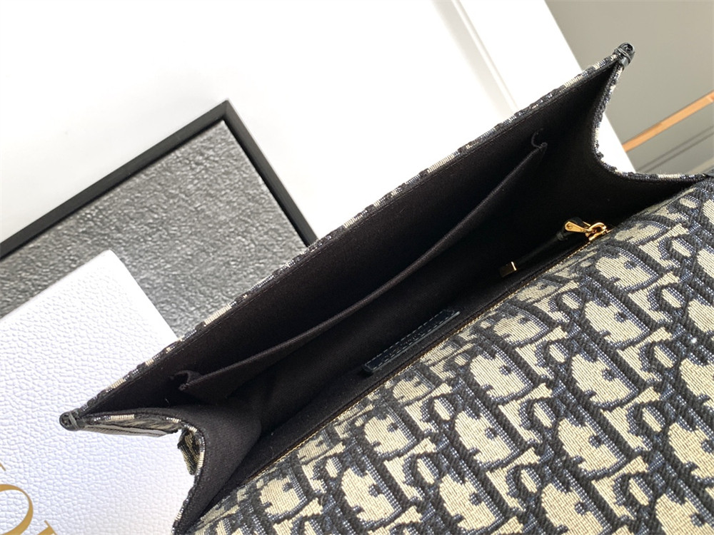 DIOR 30 MONTAIGNE EAST-WEST BAG WITH CHAIN Blue Dior Oblique Jacquard 25x16.5x8 cm