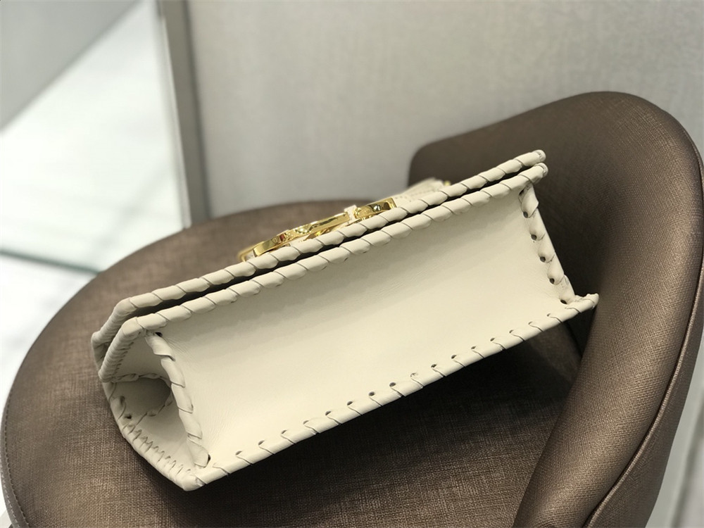 DIOR 30 MONTAIGNE CHAIN BAG WHITE