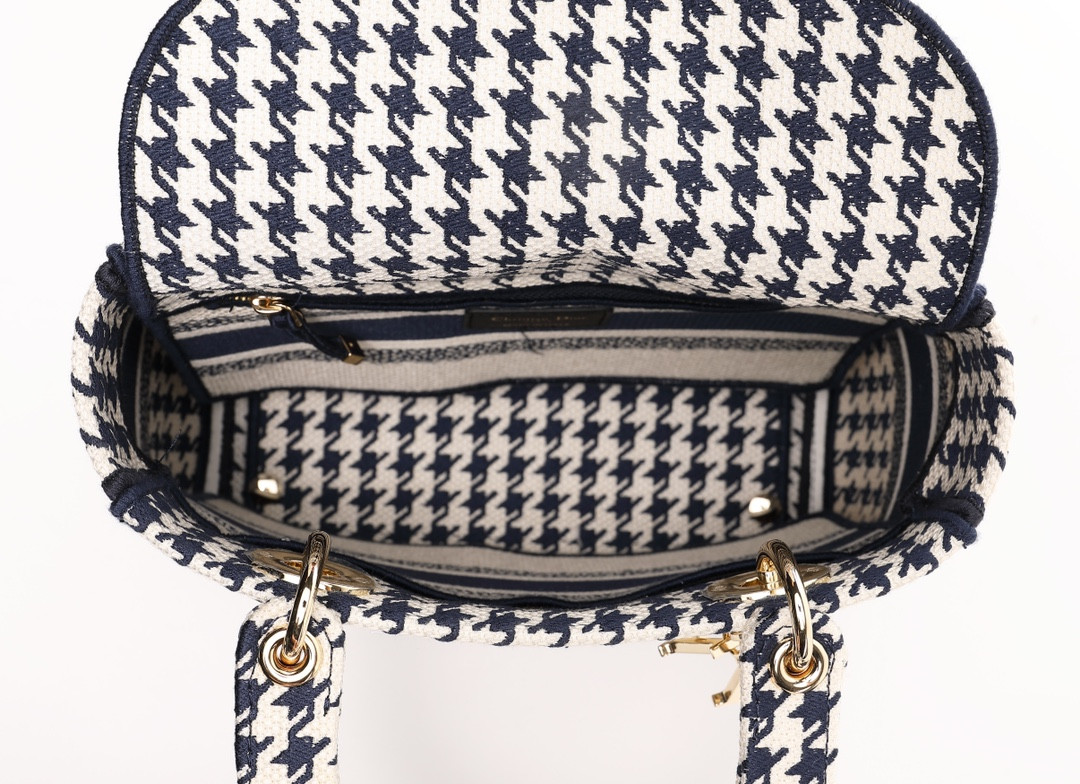 MEDIUM DIOR LADY D-LITE BAG  24 x 20 x 11 cm