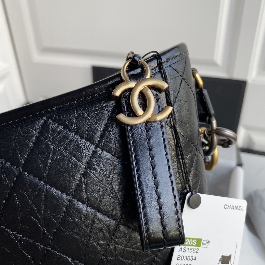 Chanel Gabrielle MEDIUM BLACK with shoulder strap letters 21 x 28 x 10cm