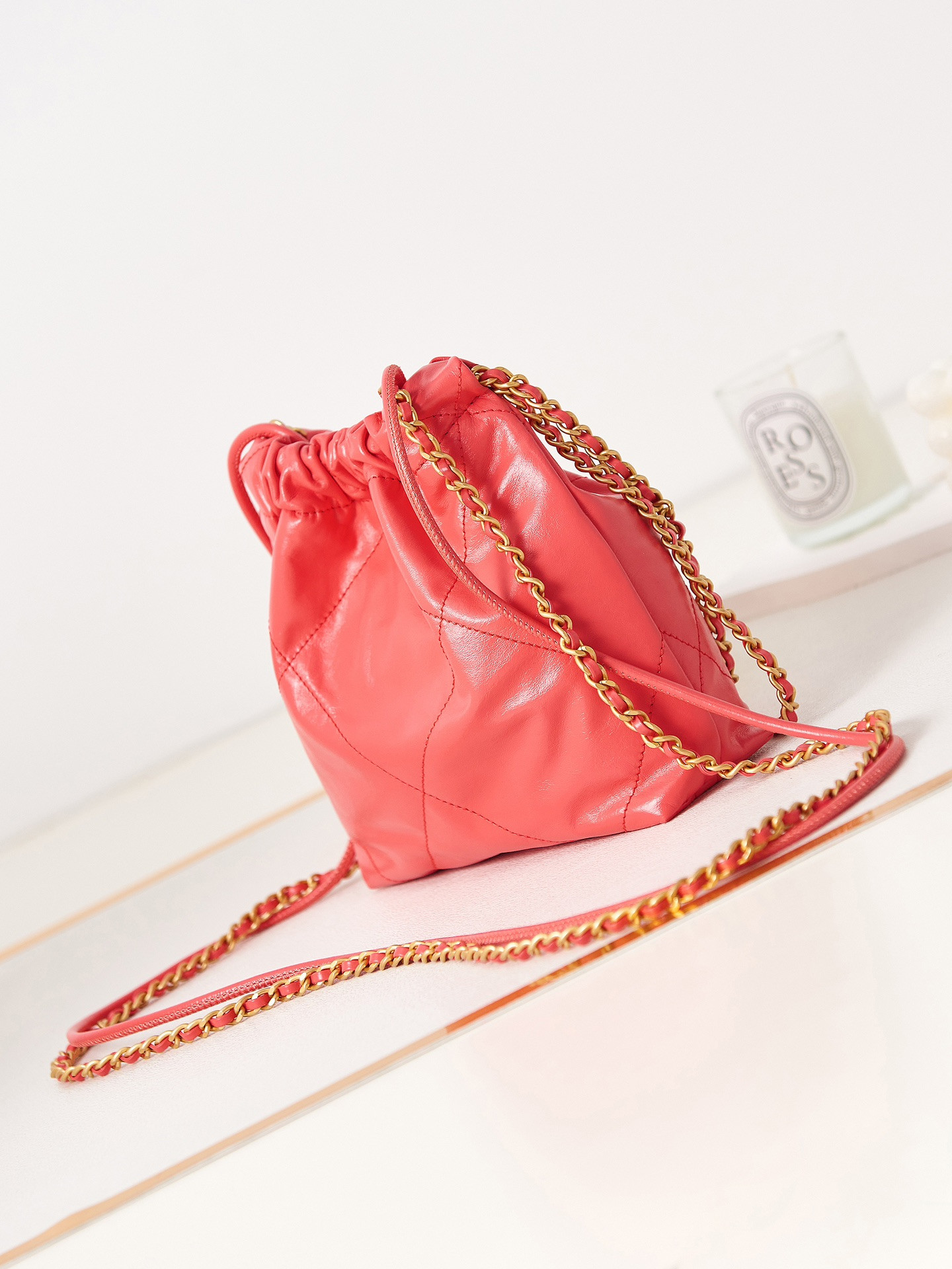 CHANEL 22 MINI HANDBAG Shiny Calfskin red 7.8 × 7.4 × 2.3 in