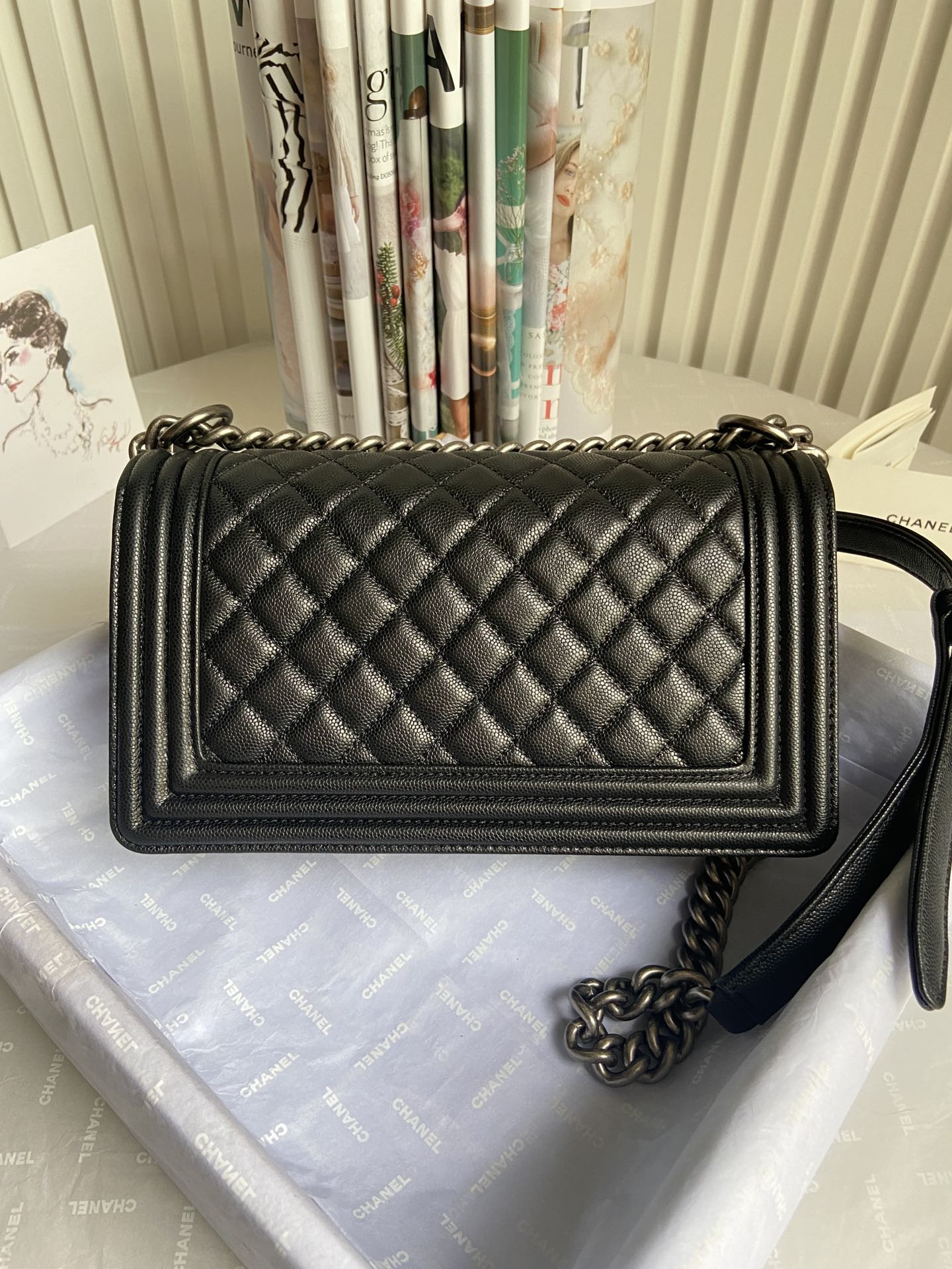 BOY CHANEL HANDBAG Shiny Grained Calfskin 5.9 × 9.8 × 3.5 in