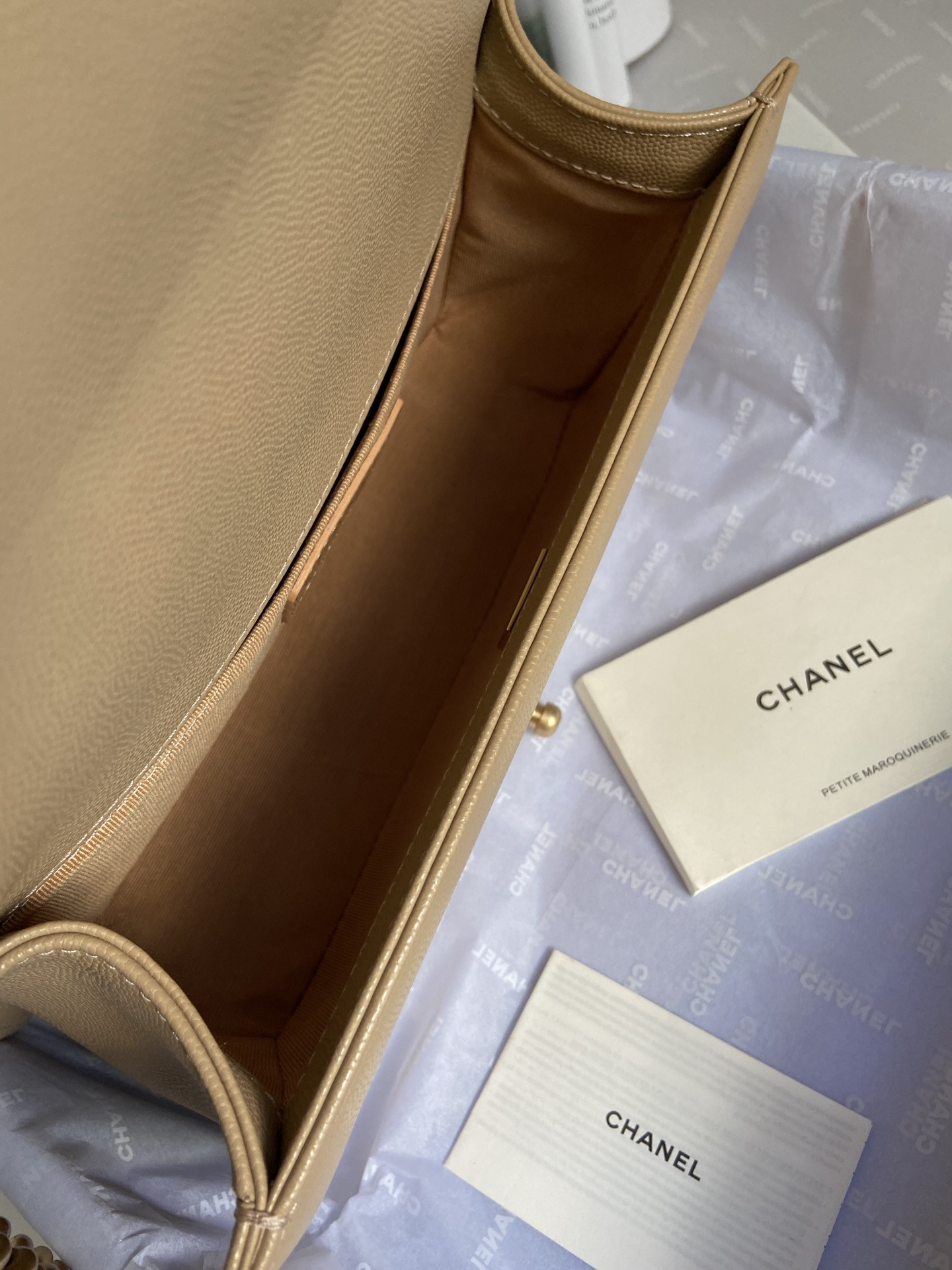 BOY CHANEL HANDBAG Shiny Grained Calfskin Brown 5.9 × 9.8 × 3.5 in