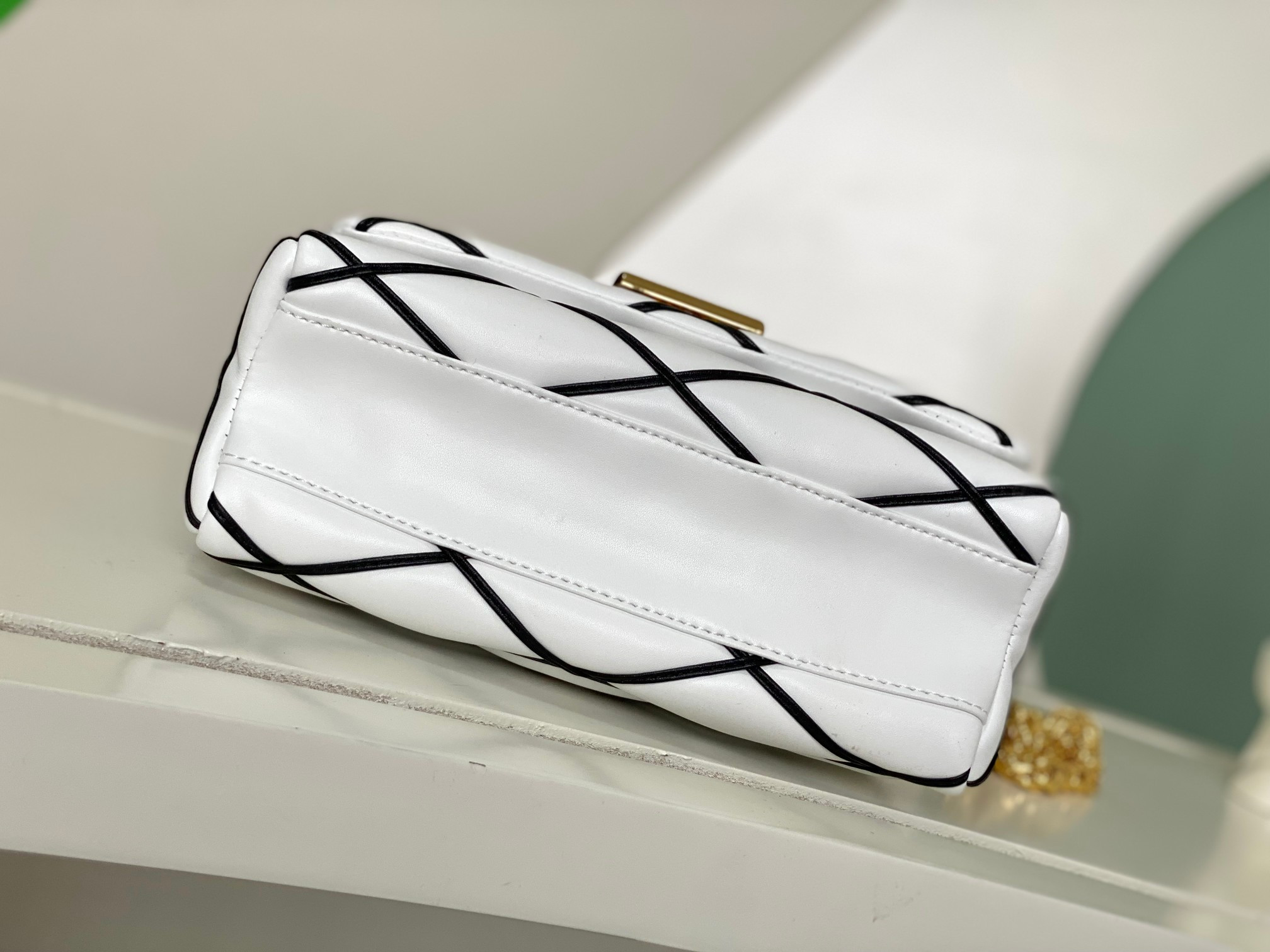 LOUIS VUITTON M22890 GO-14 MM 9.1 x 6.3 x 3.9 inches