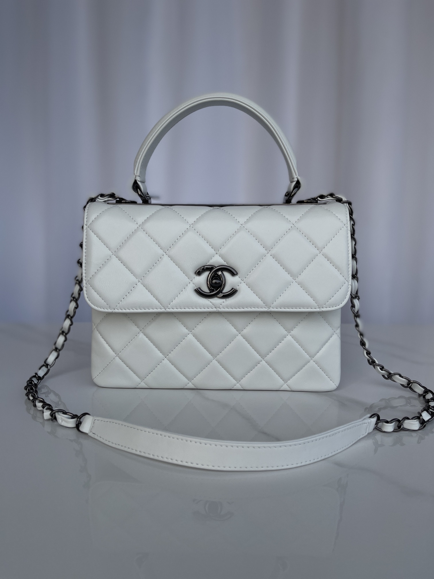 CHANEL FLAP BAG WITH TOP HANDLE WHITE 6.6 × 9.8 × 4.7 in