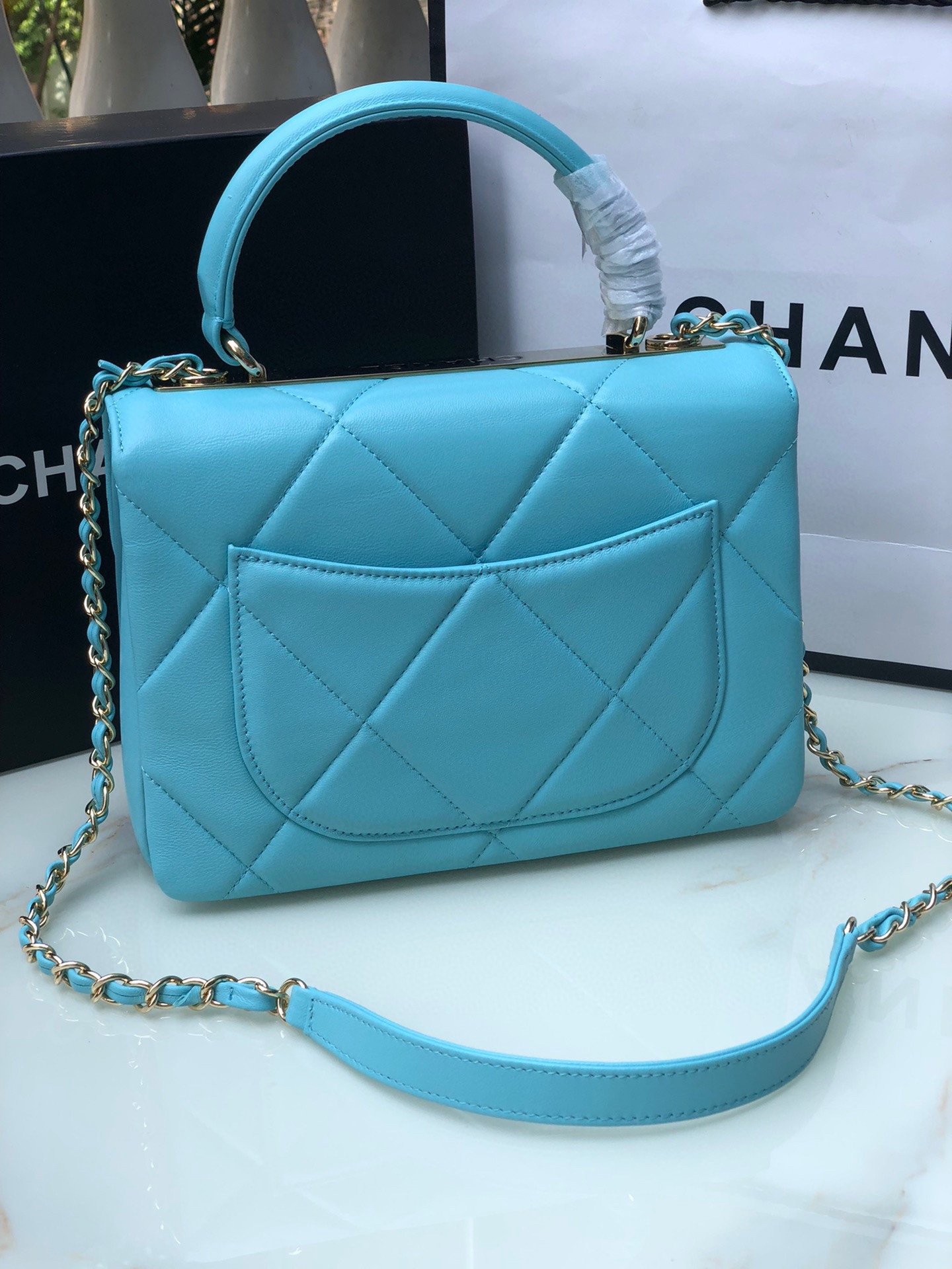 CHANEL FLAP BAG WITH TOP HANDLE 6.6 × 9.8 × 4.7 in