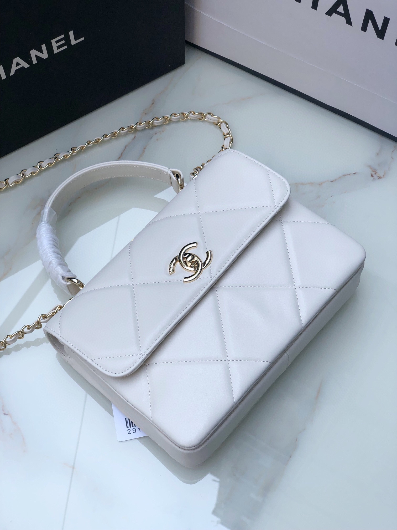 CHANEL FLAP BAG WITH TOP HANDLE 6.6 × 9.8 × 4.7 in