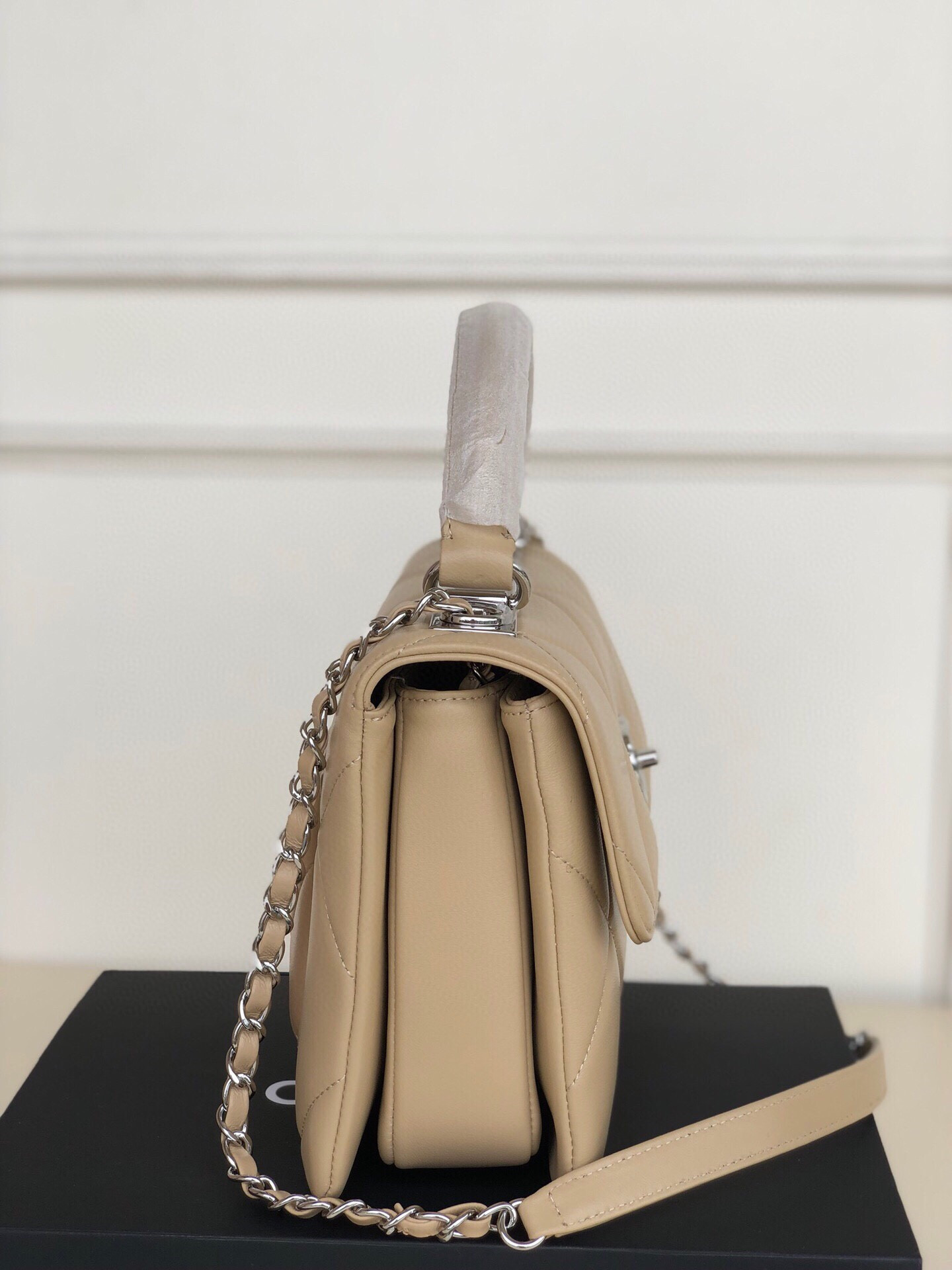 CHANEL FLAP BAG WITH TOP HANDLE 6.6 × 9.8 × 4.7 in