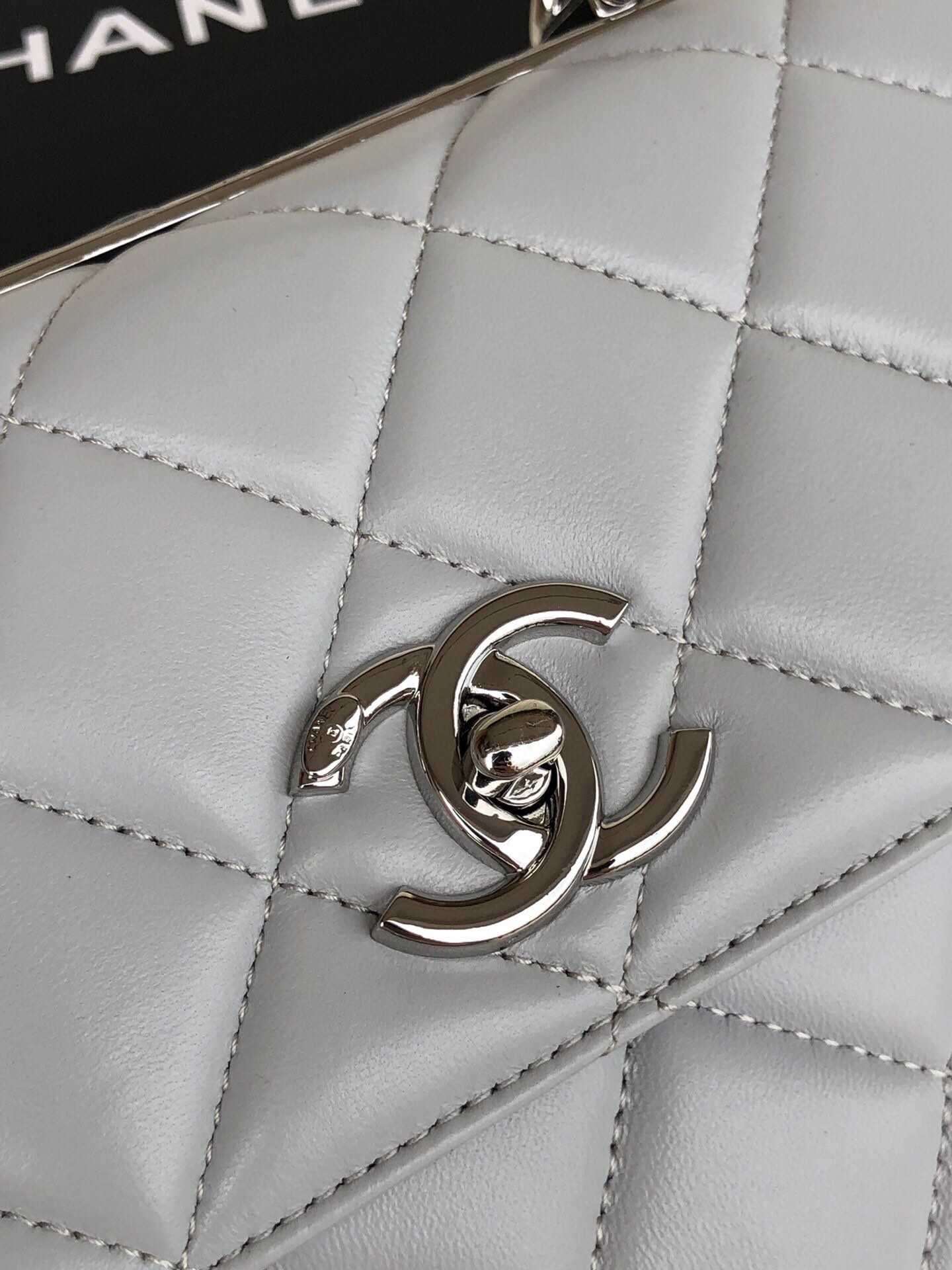 CHANEL FLAP BAG WITH TOP HANDLE 6.6 × 9.8 × 4.7 in