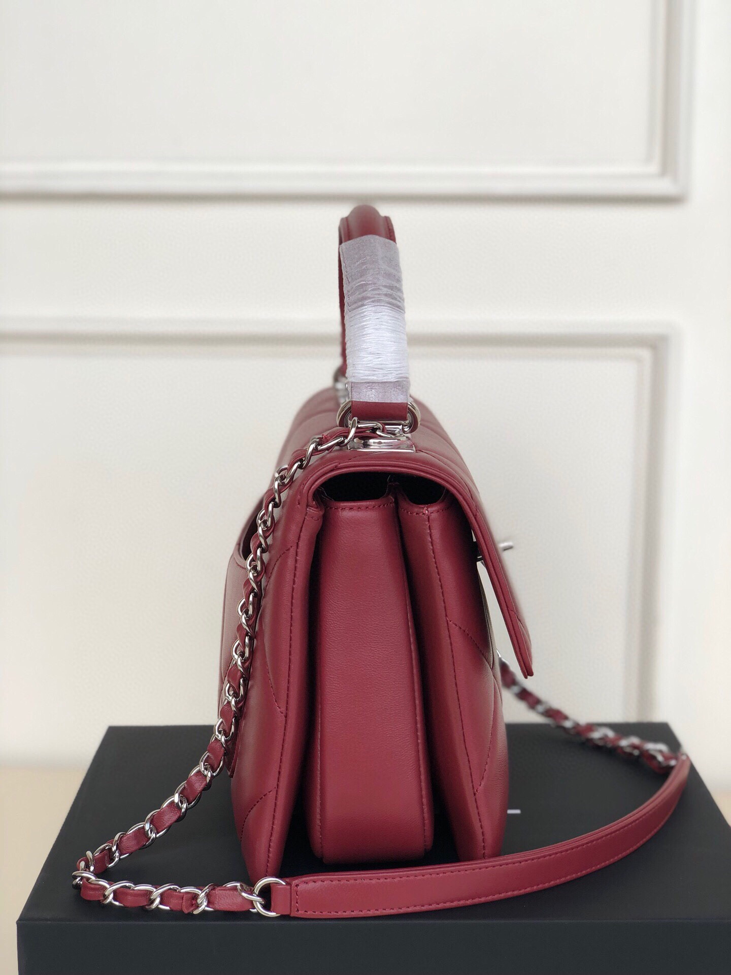 CHANEL FLAP BAG WITH TOP HANDLE 6.6 × 9.8 × 4.7 in