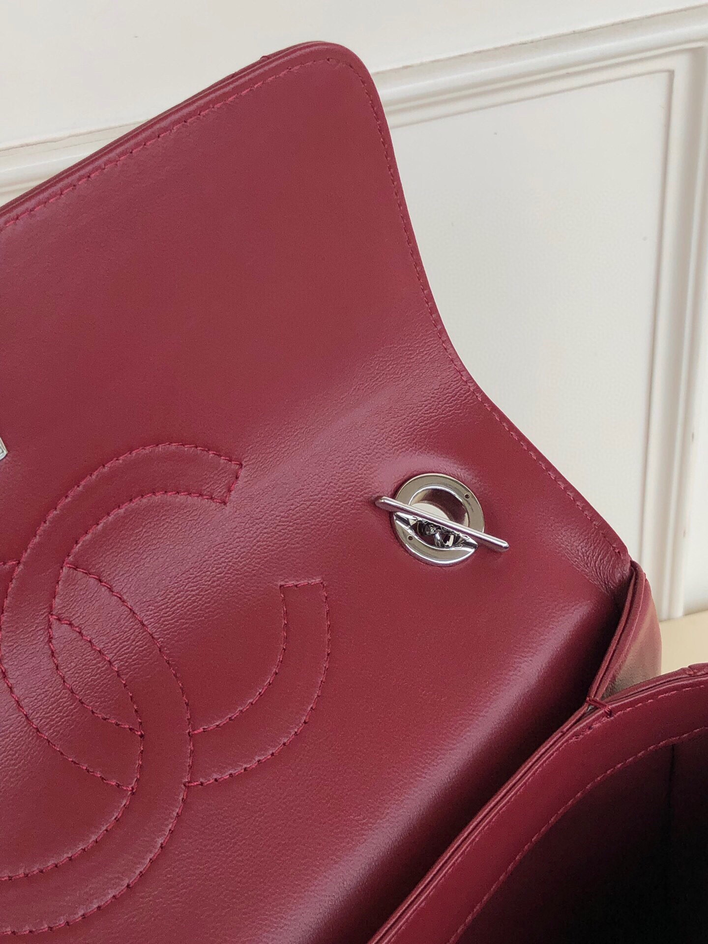 CHANEL FLAP BAG WITH TOP HANDLE 6.6 × 9.8 × 4.7 in