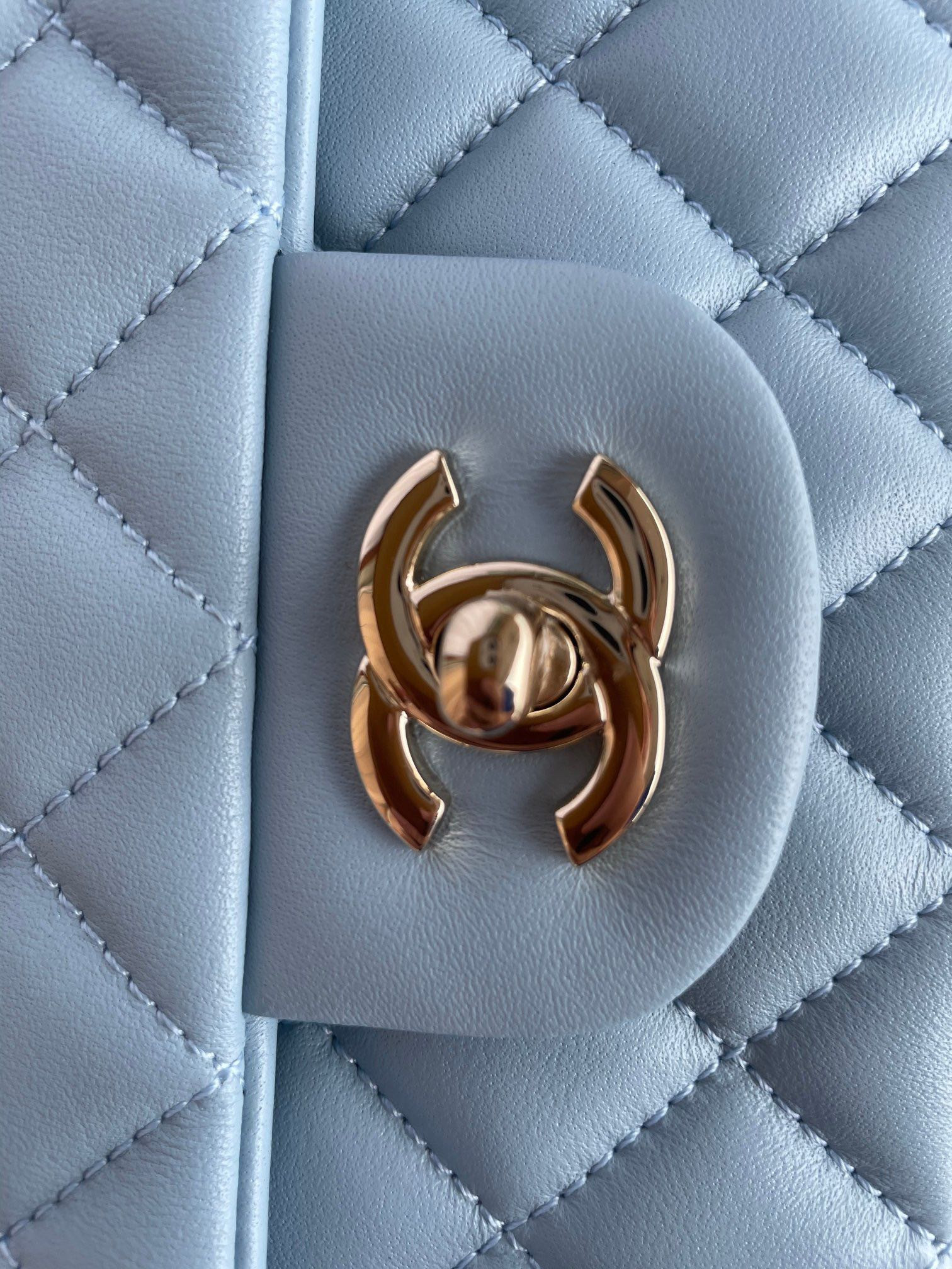 Chanel Mini Classic Handbag With Top Handle 12 × 20 × 6 cm