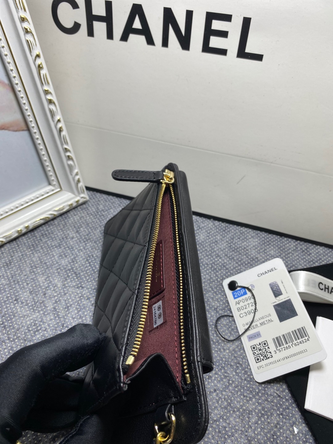 CHANEL LONG ZIPPED WALLET 19-11cm