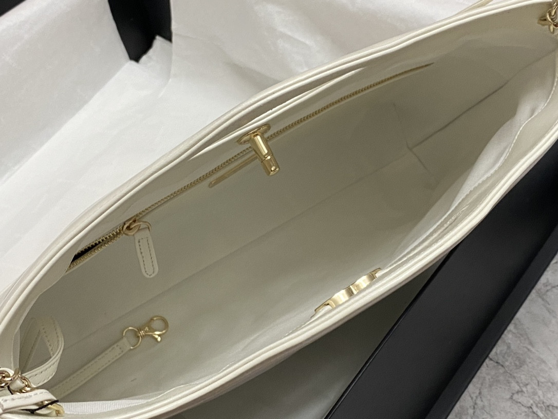 CHANEL  SHOPPING BAG Shiny Lambskin & Gold-Tone Metal 35x39x8cm