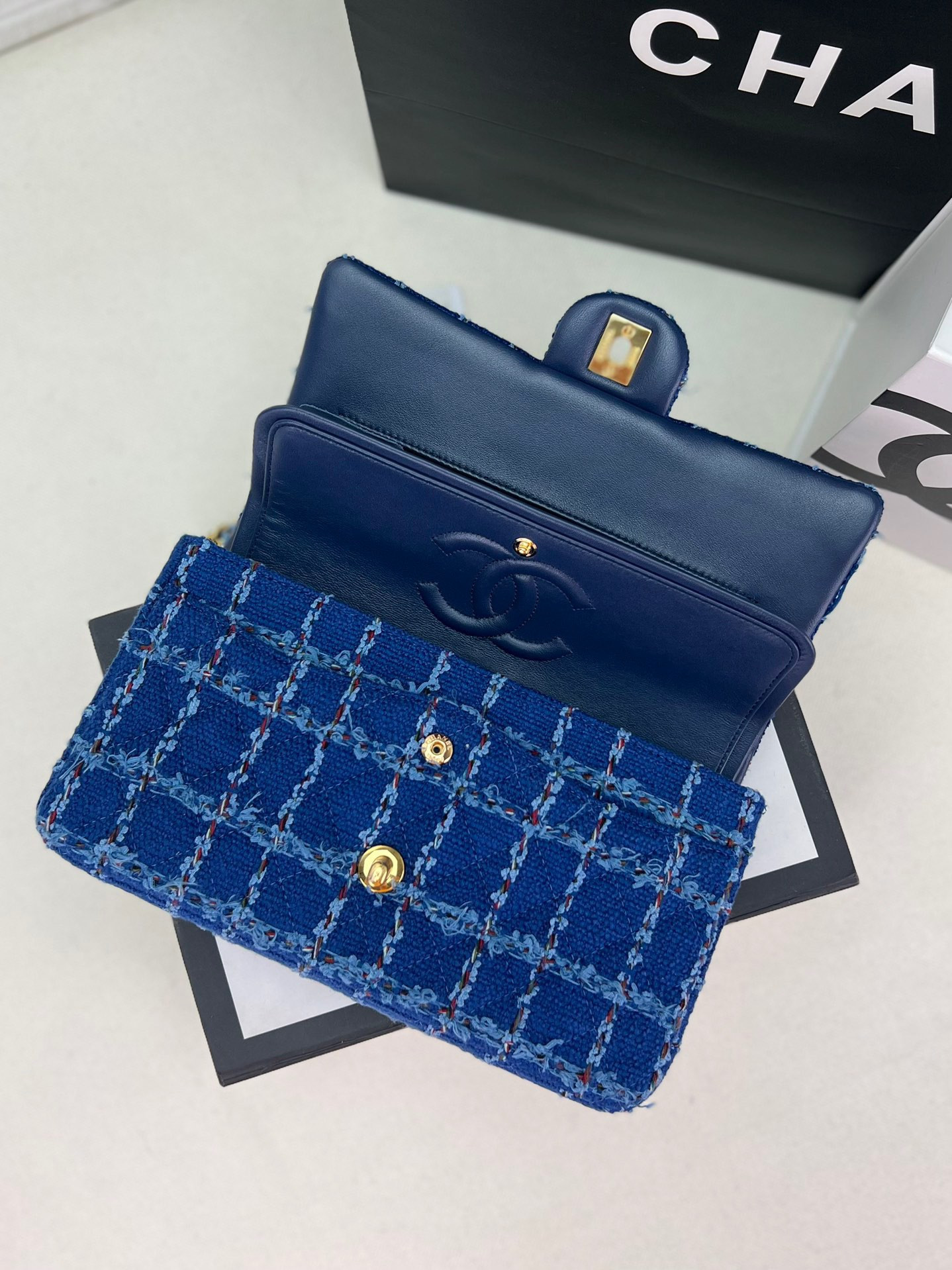 CHANEL CLASSIC 11.12 HANDBAG Tweed & Gold-Tone Metal   6 × 9.9 × 2.5 in